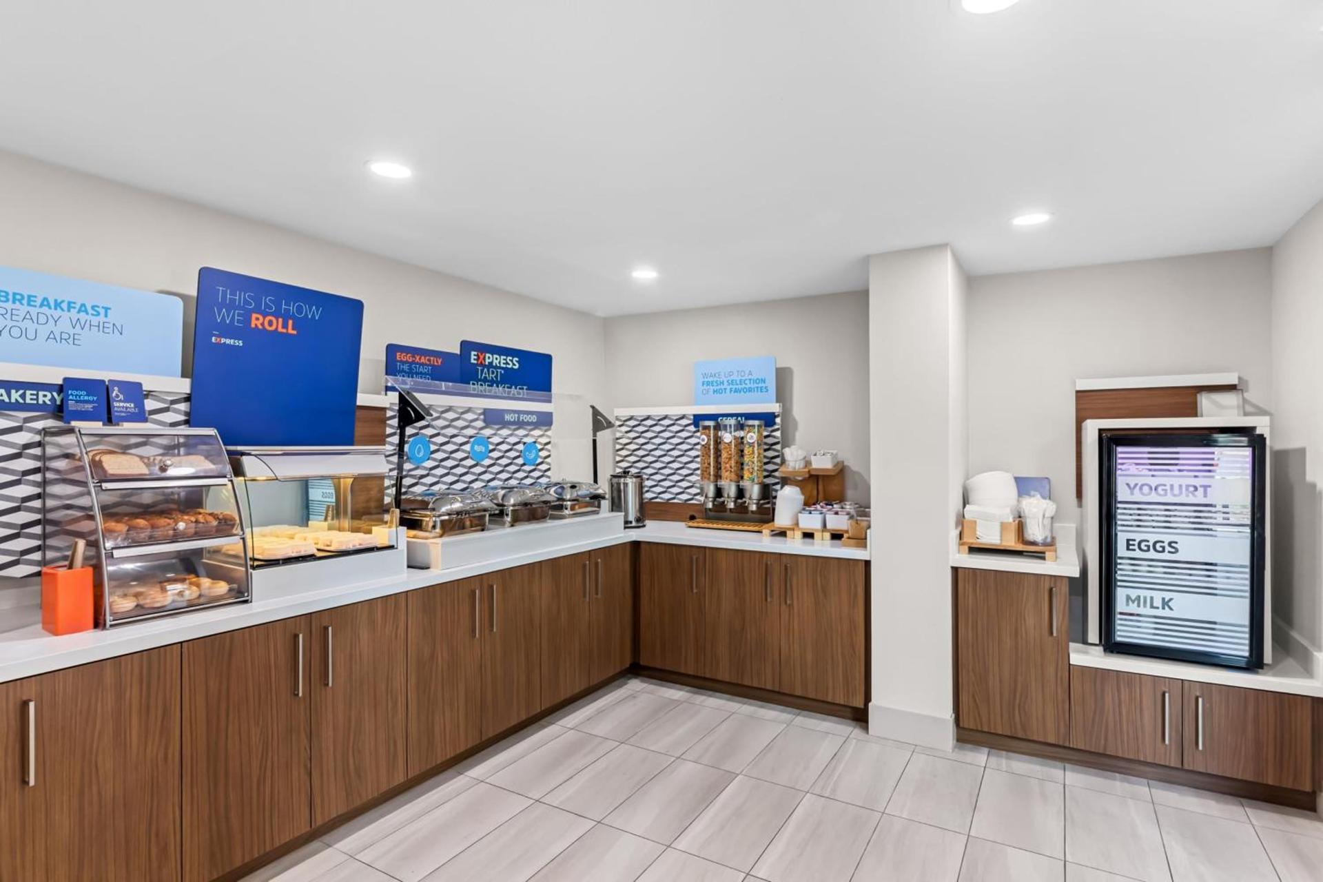 Holiday Inn Express & Suites Austin SW - Sunset Valley by IHG photo 40