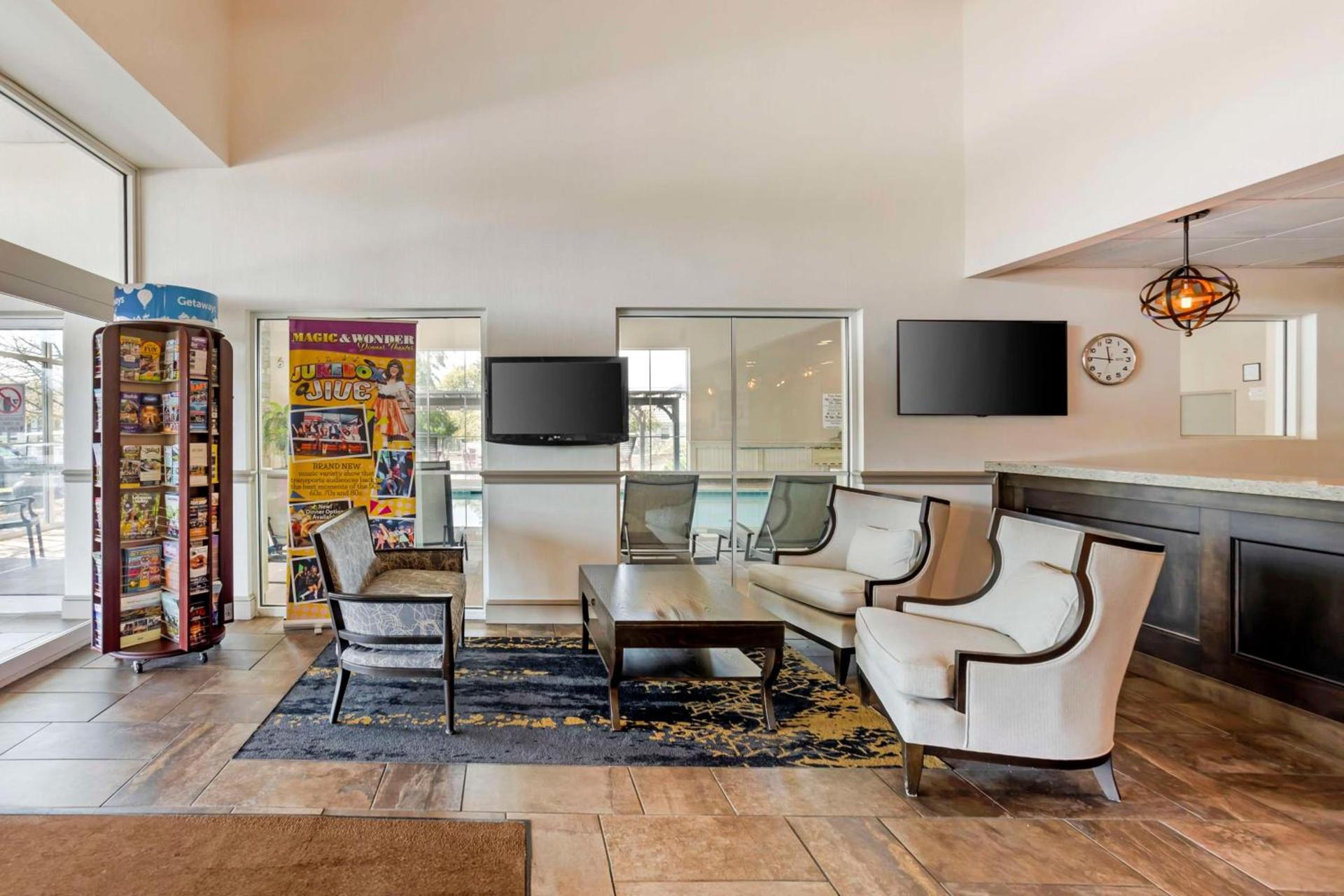 Best Western PLUS Revere Inn & Suites photo 5