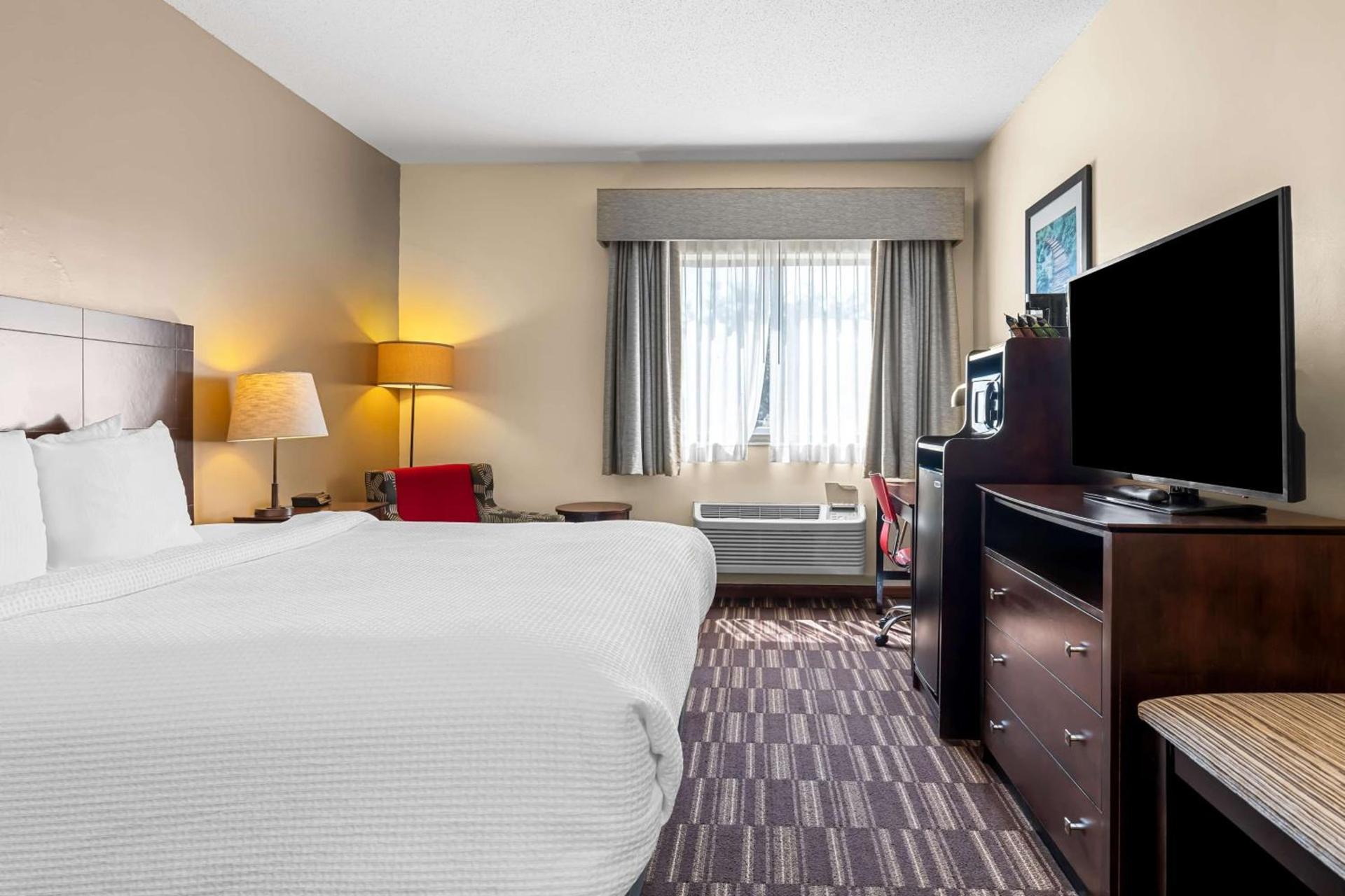 Best Western University Inn photo 17
