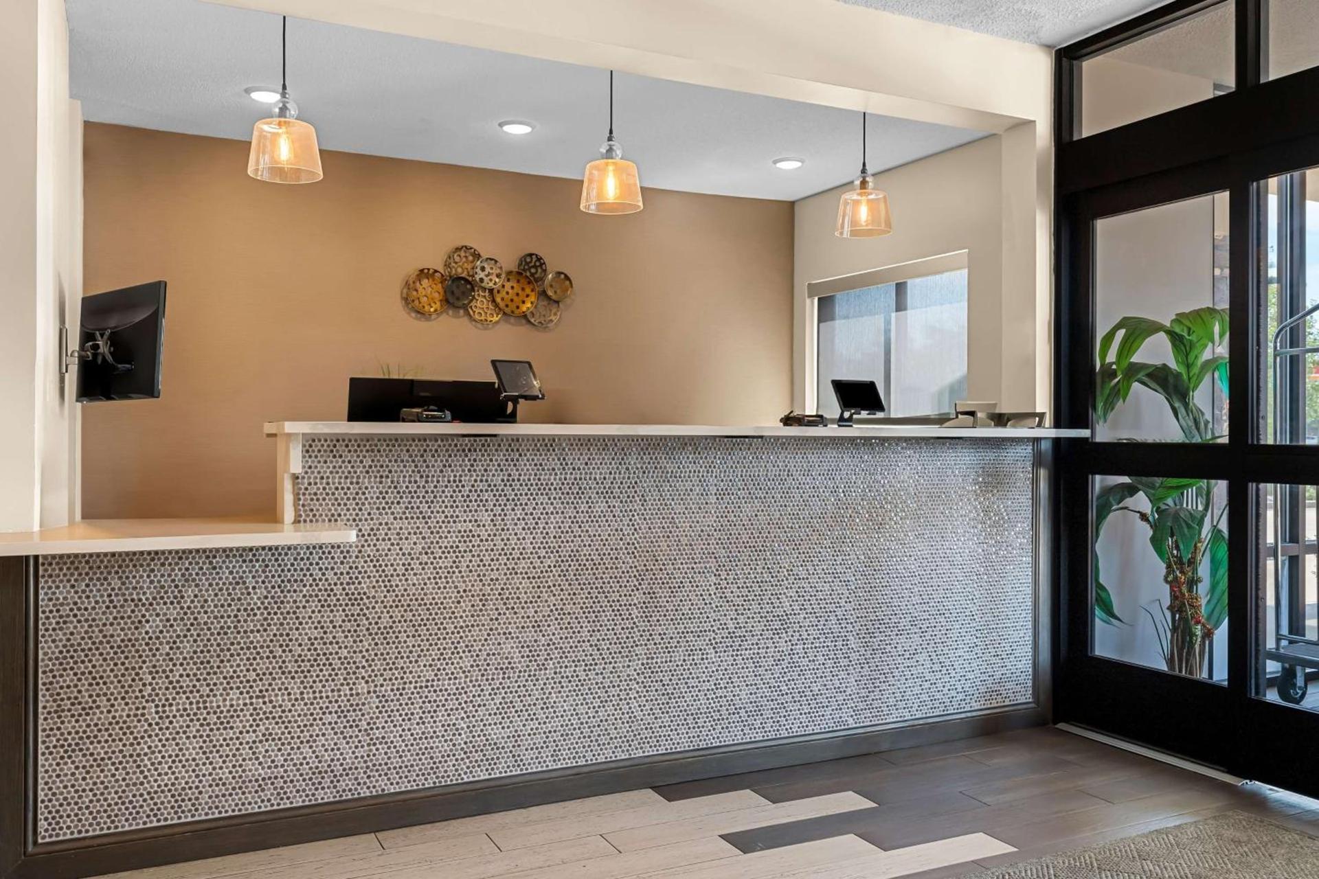 Best Western University Inn photo 23