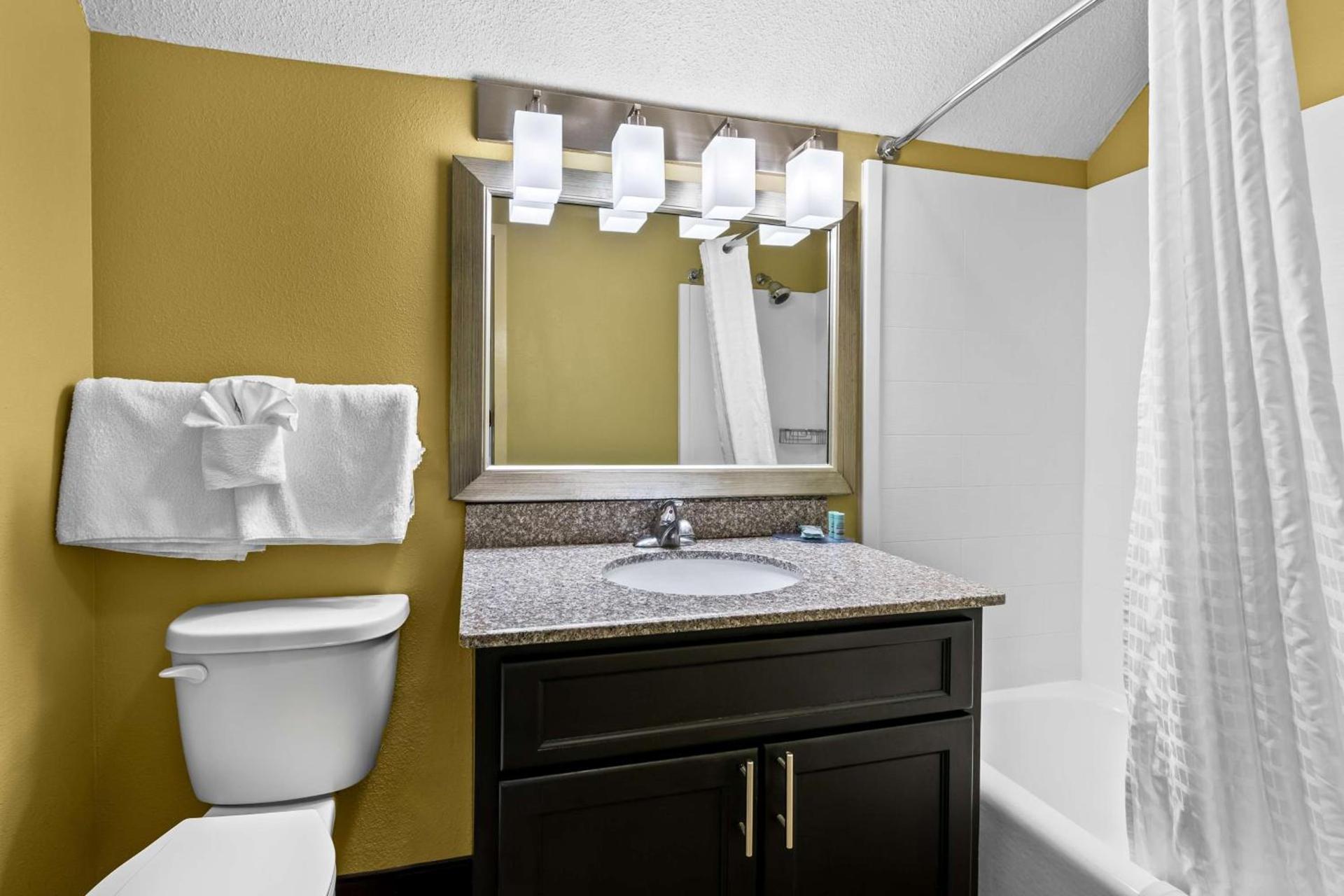 Best Western Toni Inn photo 25