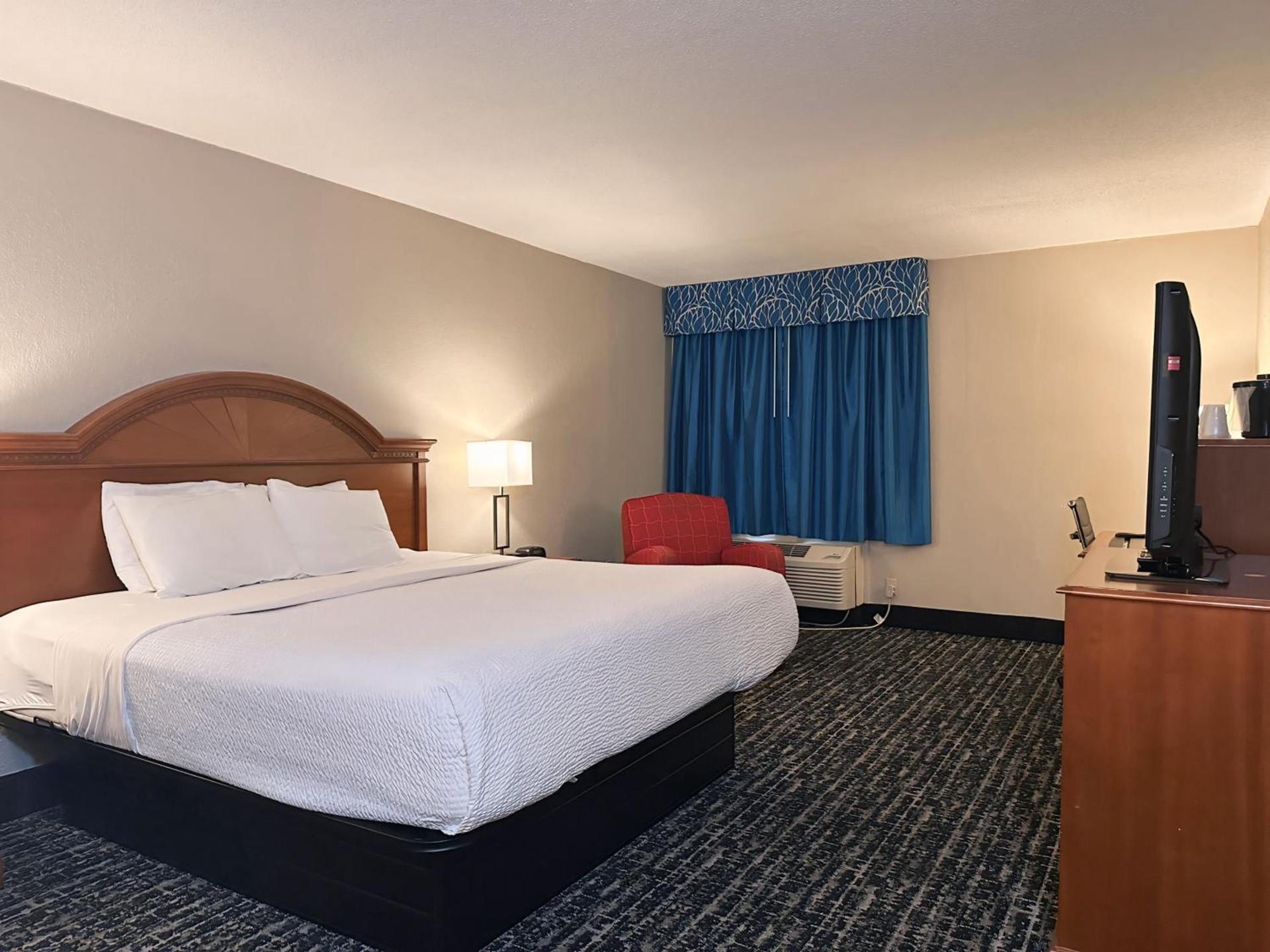Baymont by Wyndham Indianapolis South photo 14
