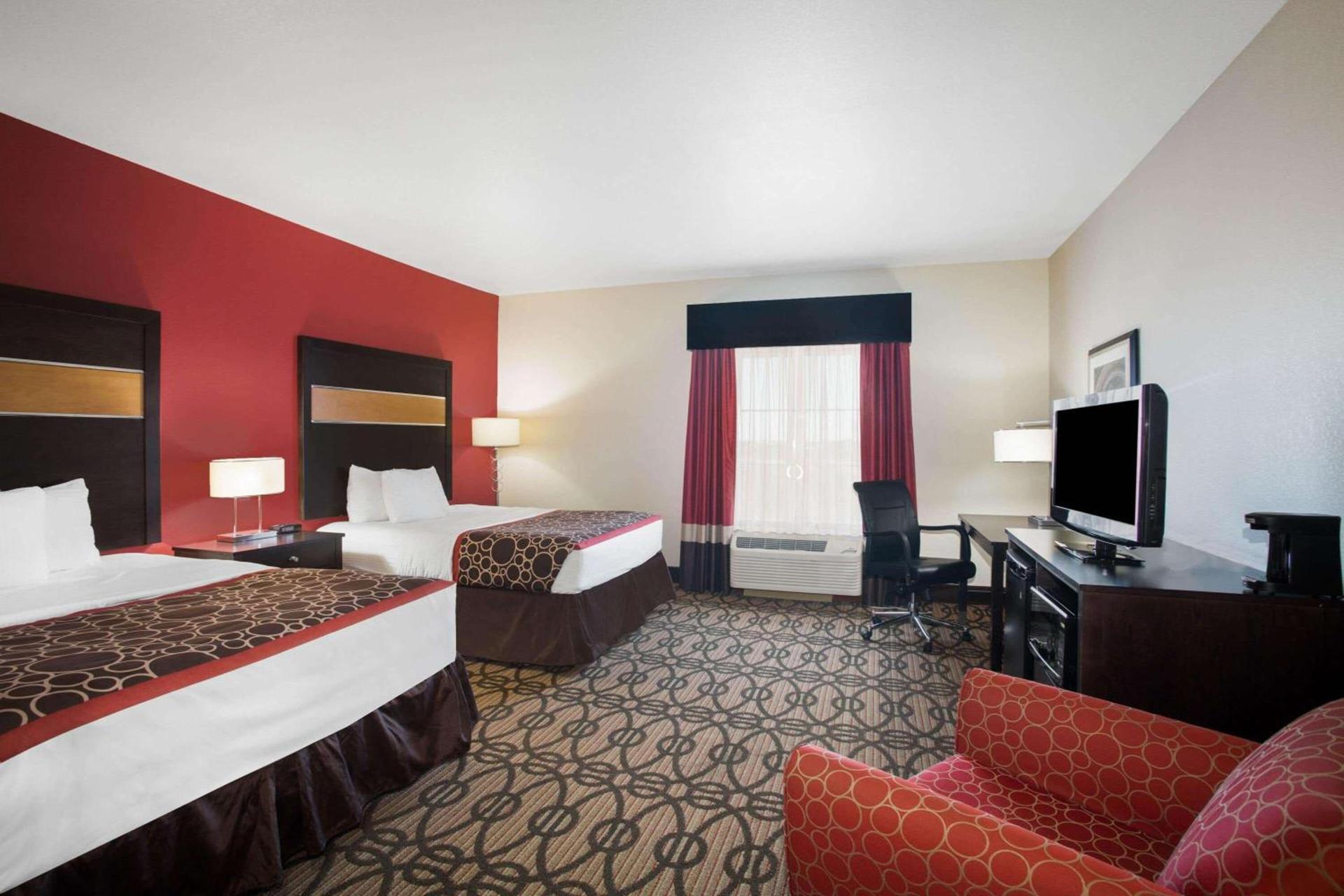 La Quinta by Wyndham Pearsall photo 18