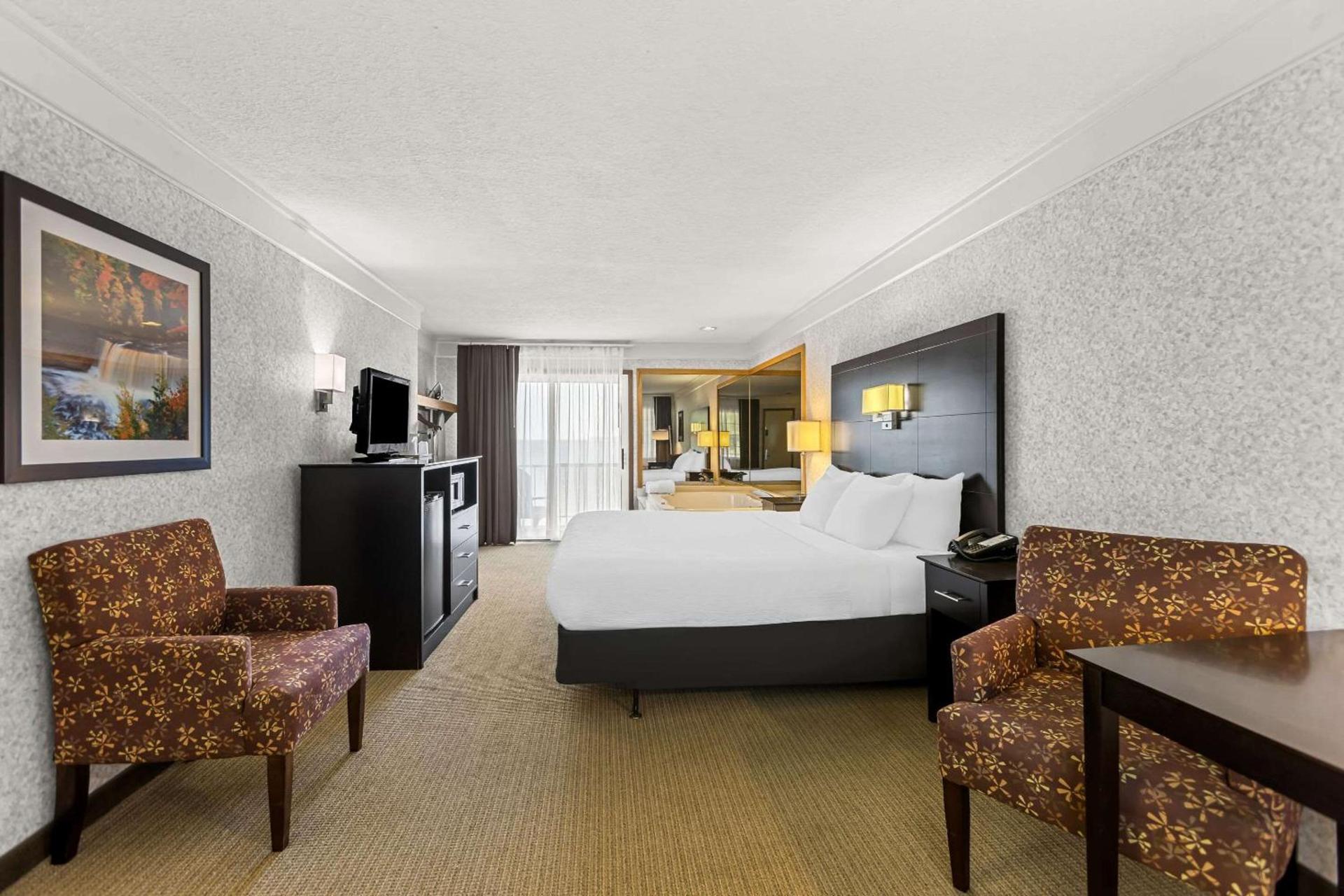 Quality Inn Lakefront photo 4