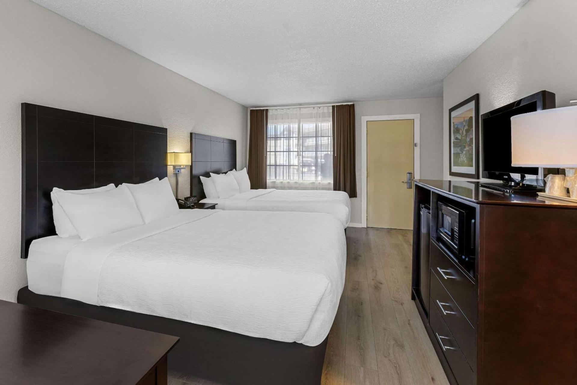 Quality Inn Lakefront photo 23
