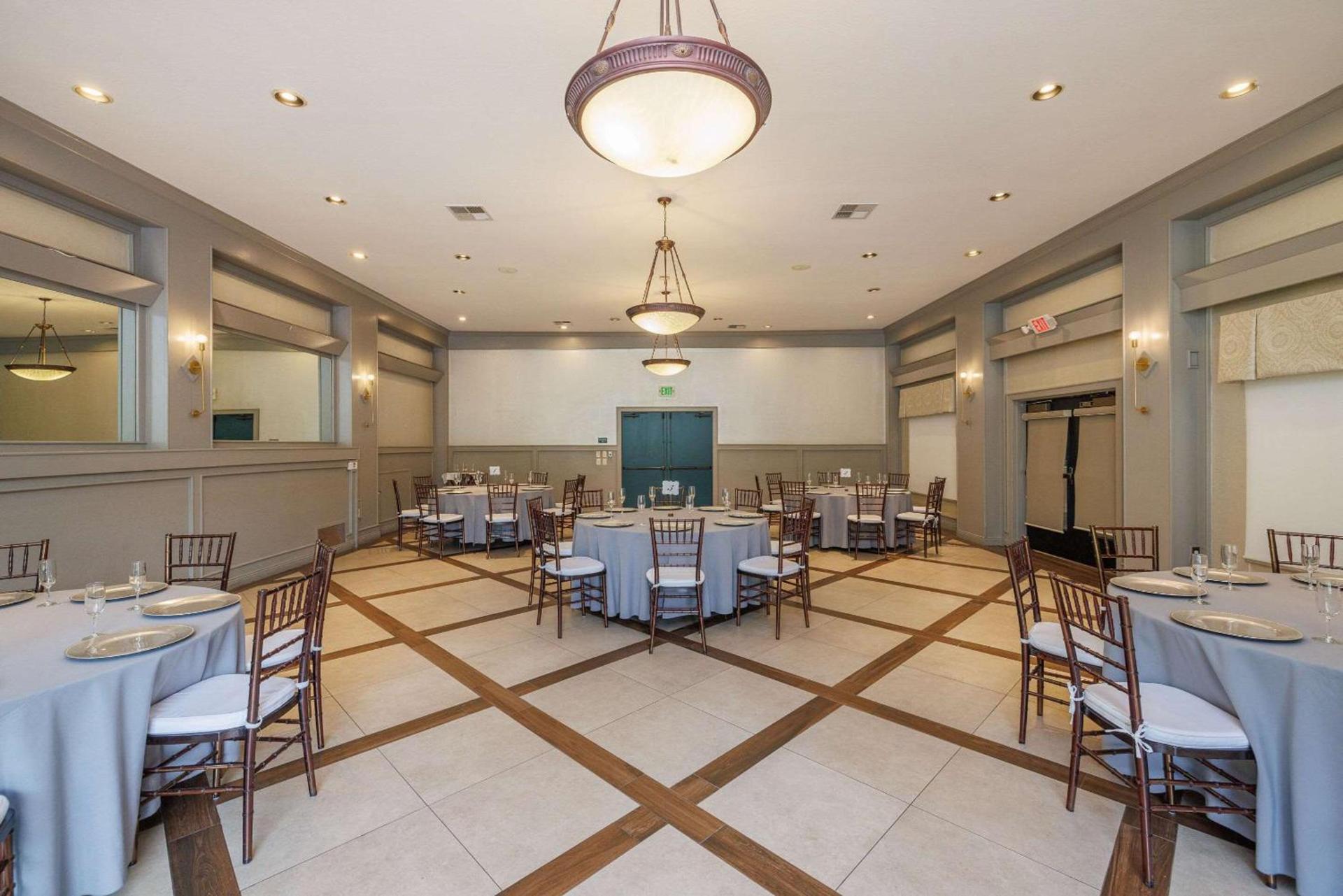 Inn Marin and Suites, an Ascend Collection Hotel photo 4