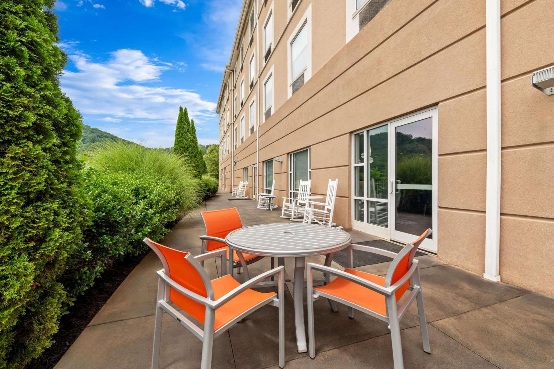 Comfort Inn Sylva - Cullowhee photo 60