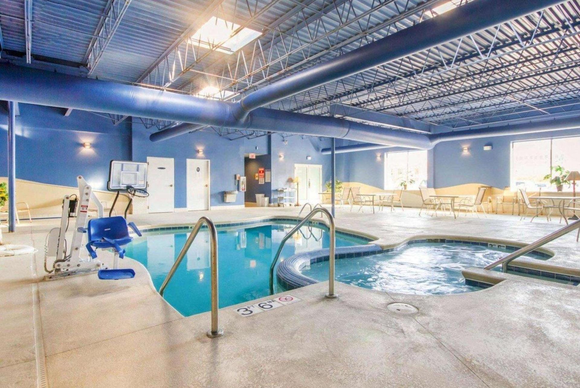 Wingate by Wyndham Sheboygan photo 3