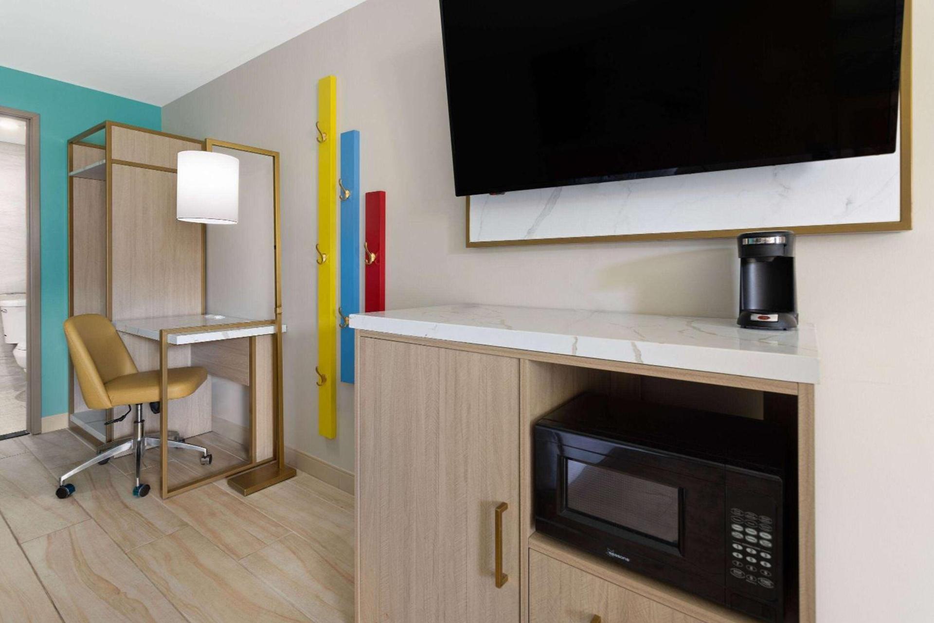 The Vibes Hotel, Trademark Collection by Wyndham photo 13