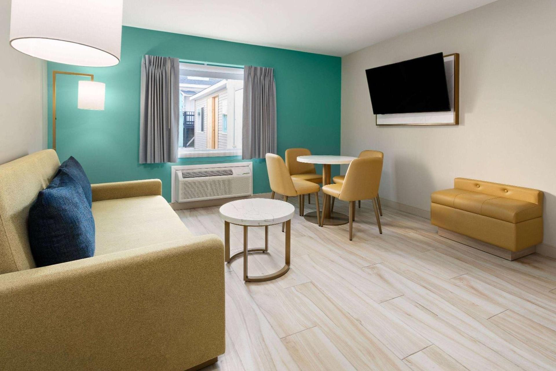 The Vibes Hotel, Trademark Collection by Wyndham photo 35