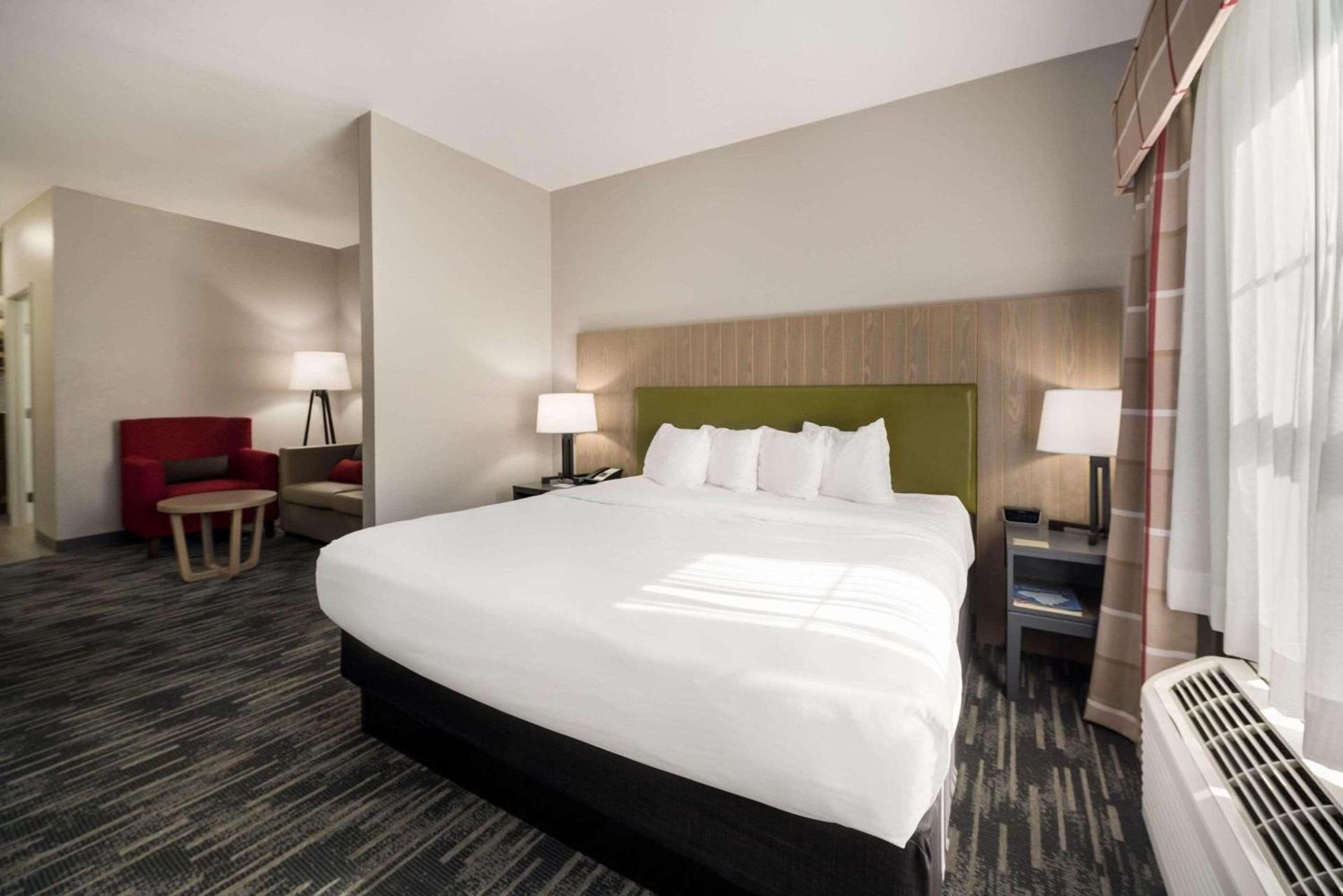 Country Inn & Suites by Radisson, Freeport, IL photo 10