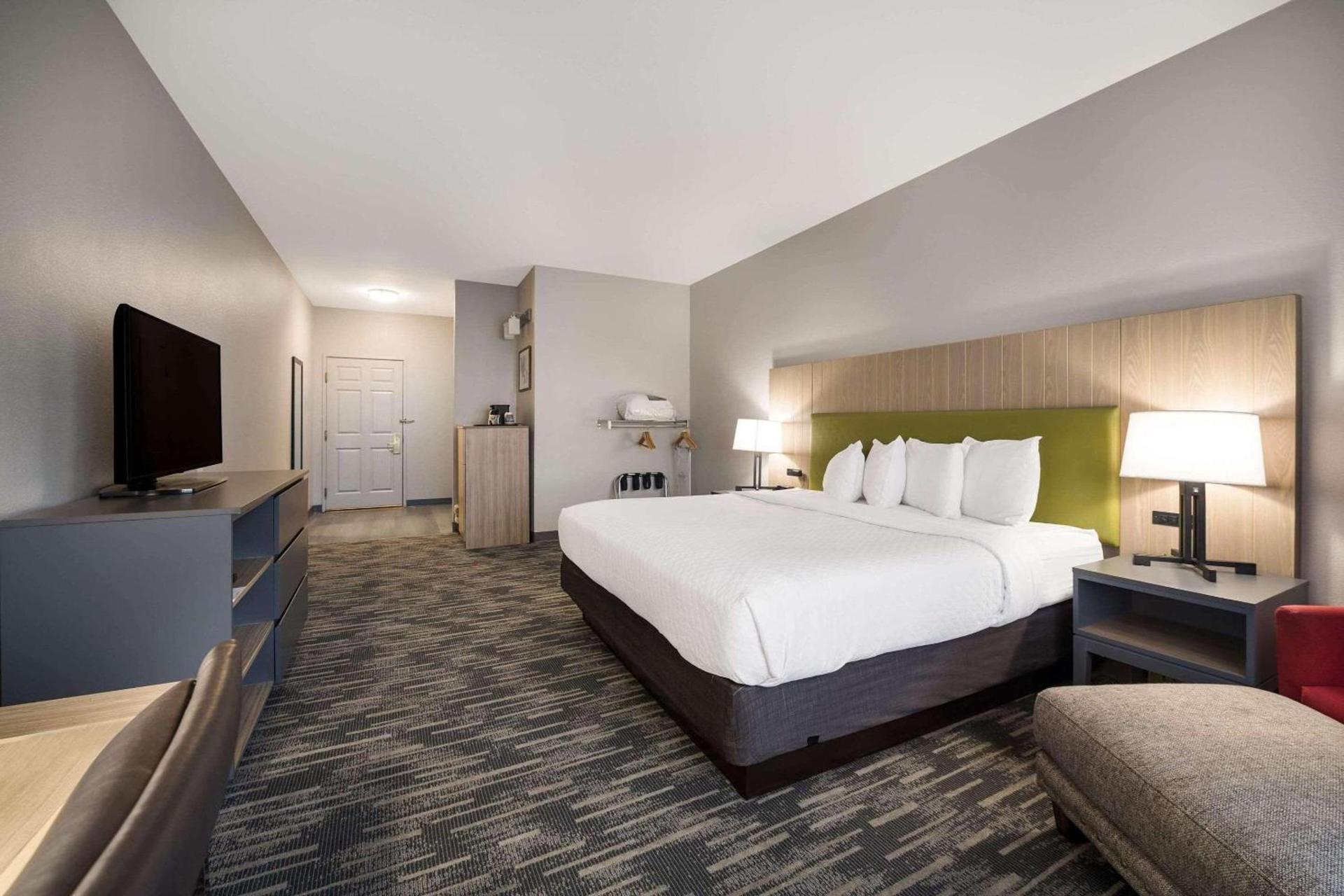 Country Inn & Suites by Radisson, Freeport, IL photo 6