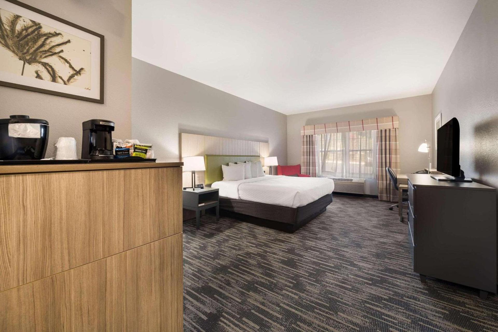 Country Inn & Suites by Radisson, Freeport, IL photo 8