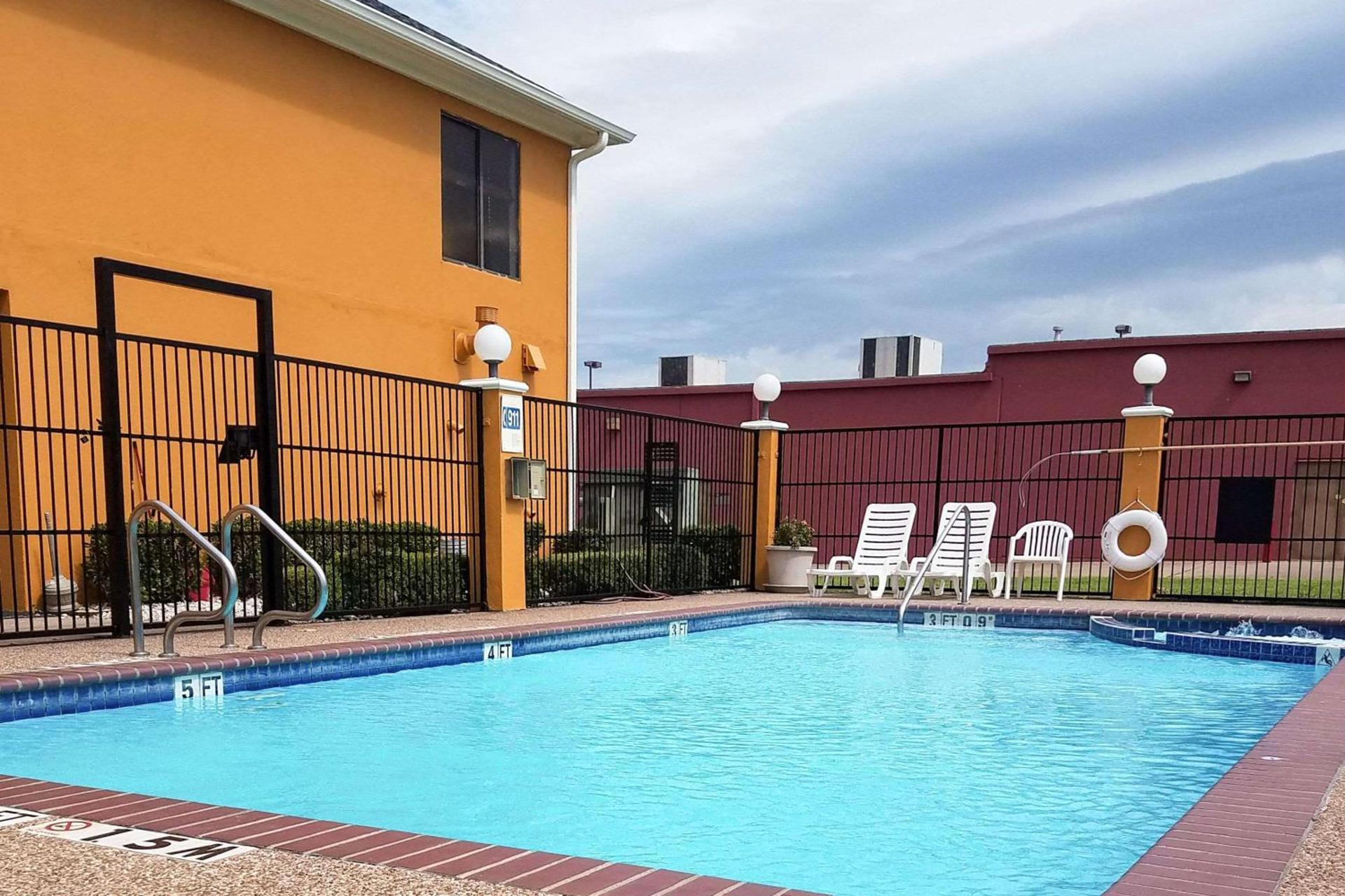 Quality Inn Hillsboro I-35 photo 14