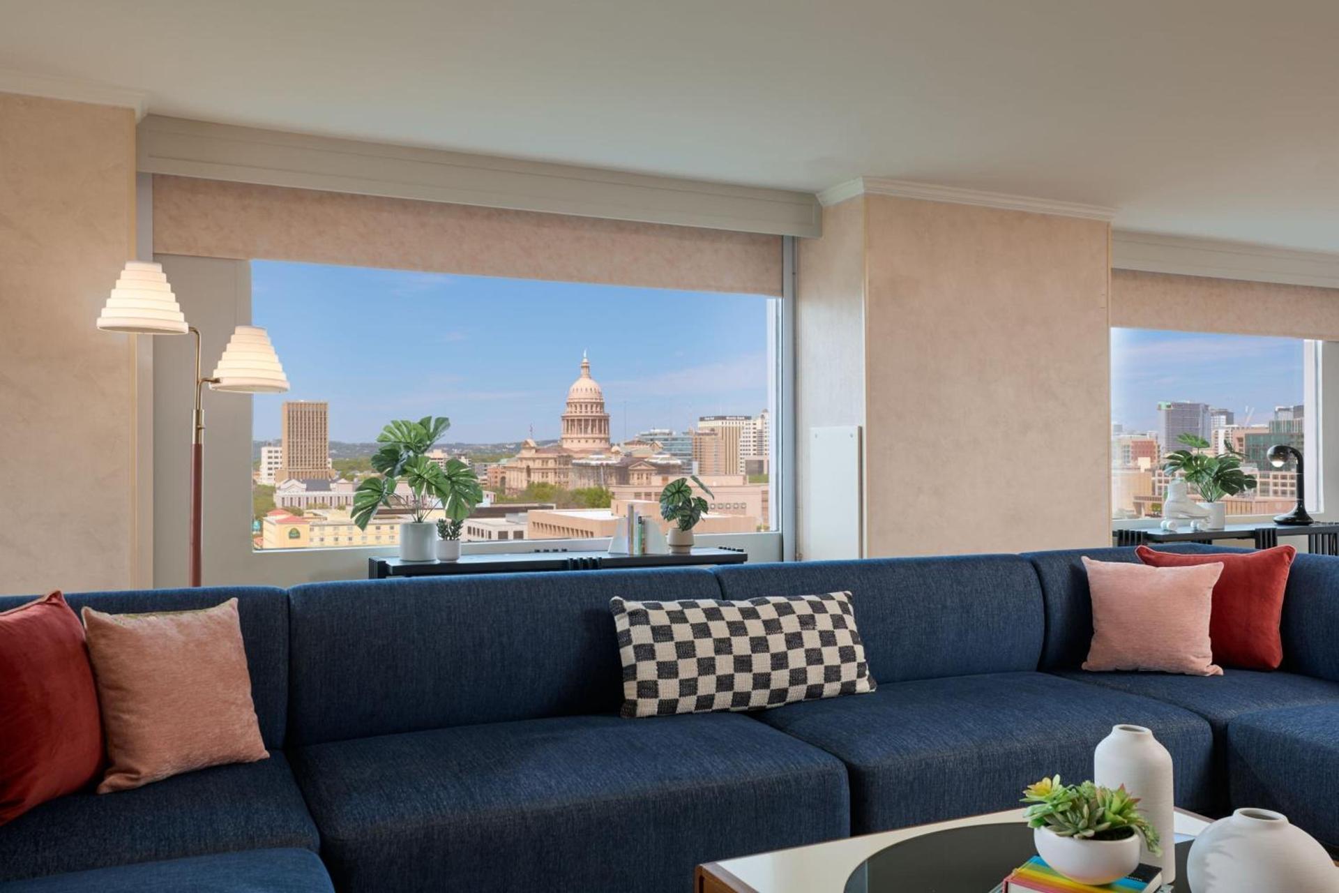 Renaissance Austin Downtown Hotel photo 68