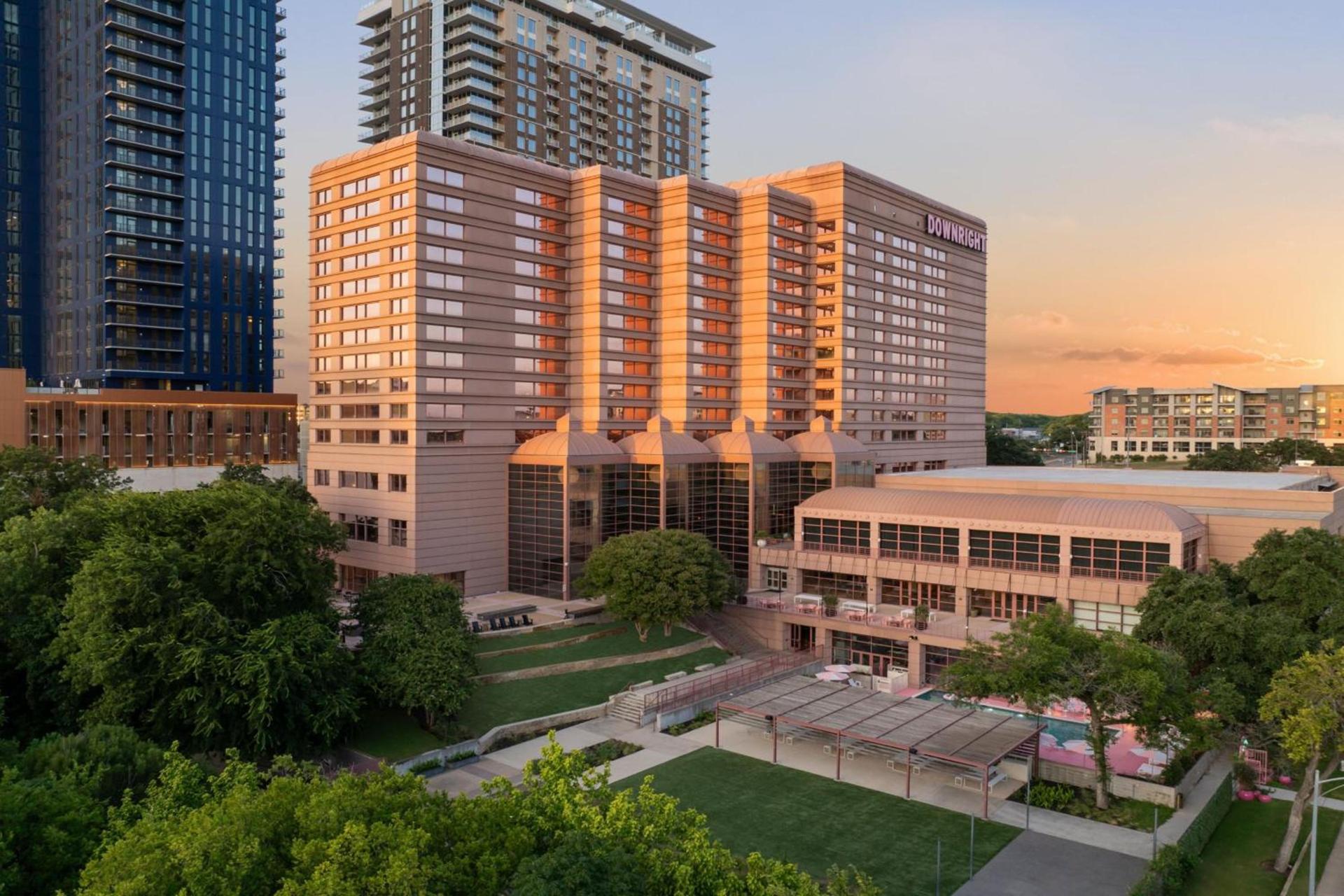 Renaissance Austin Downtown Hotel photo 40