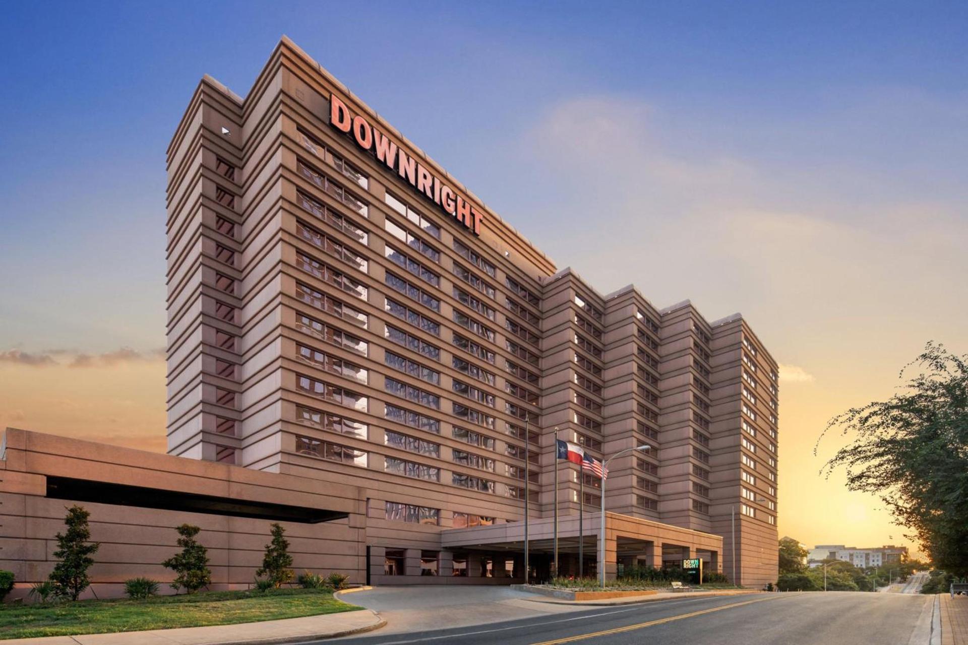 Renaissance Austin Downtown Hotel photo 41