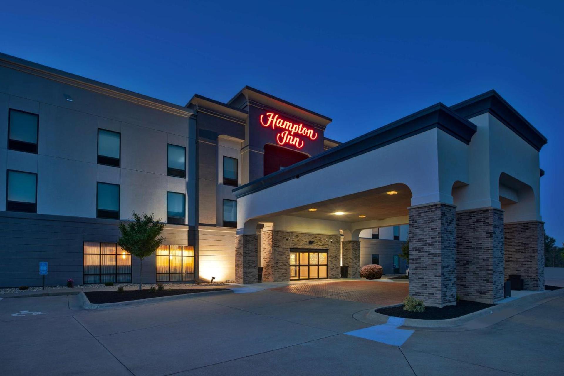 Hampton Inn Clinton photo 4