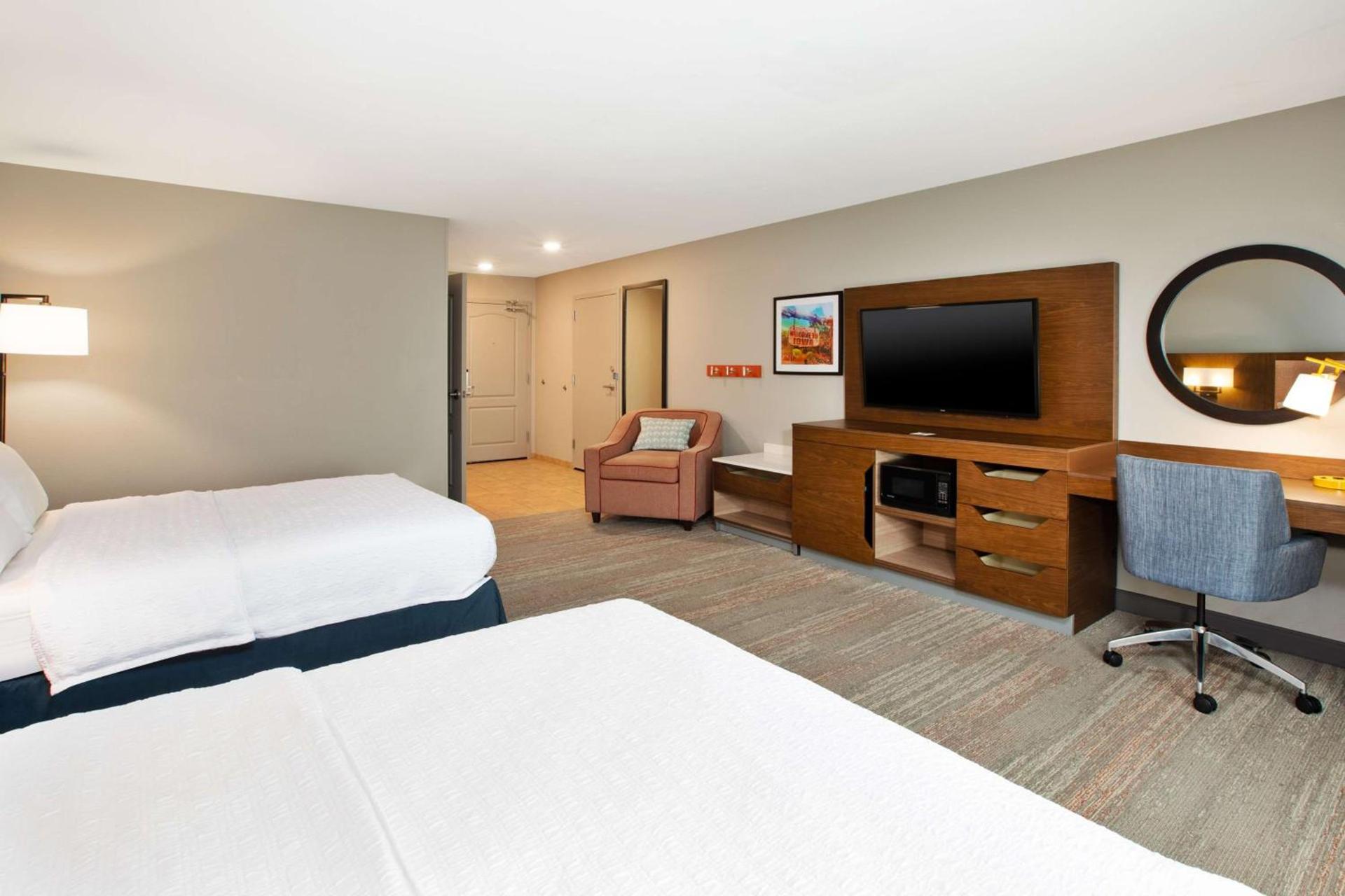 Hampton Inn Clinton photo 36