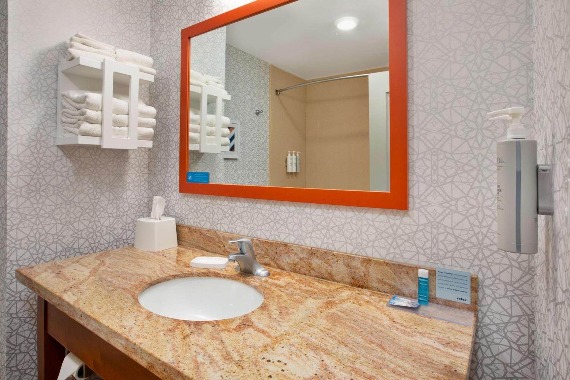 Hampton Inn Clinton photo 39