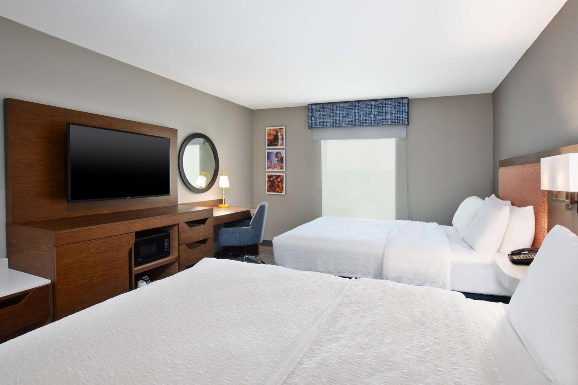 Hampton Inn Clinton photo 41