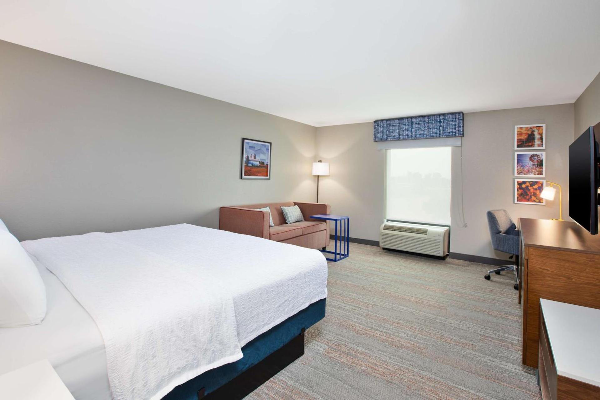Hampton Inn Clinton photo 42