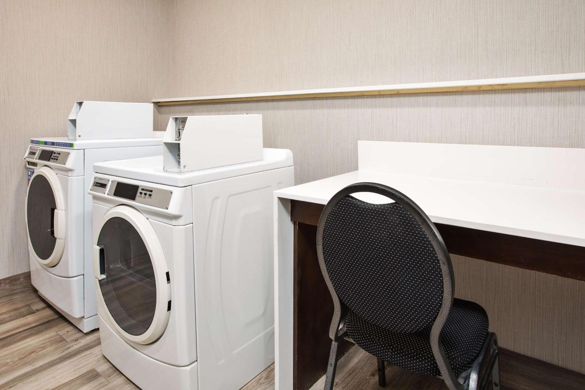 Hampton Inn Clinton photo 53