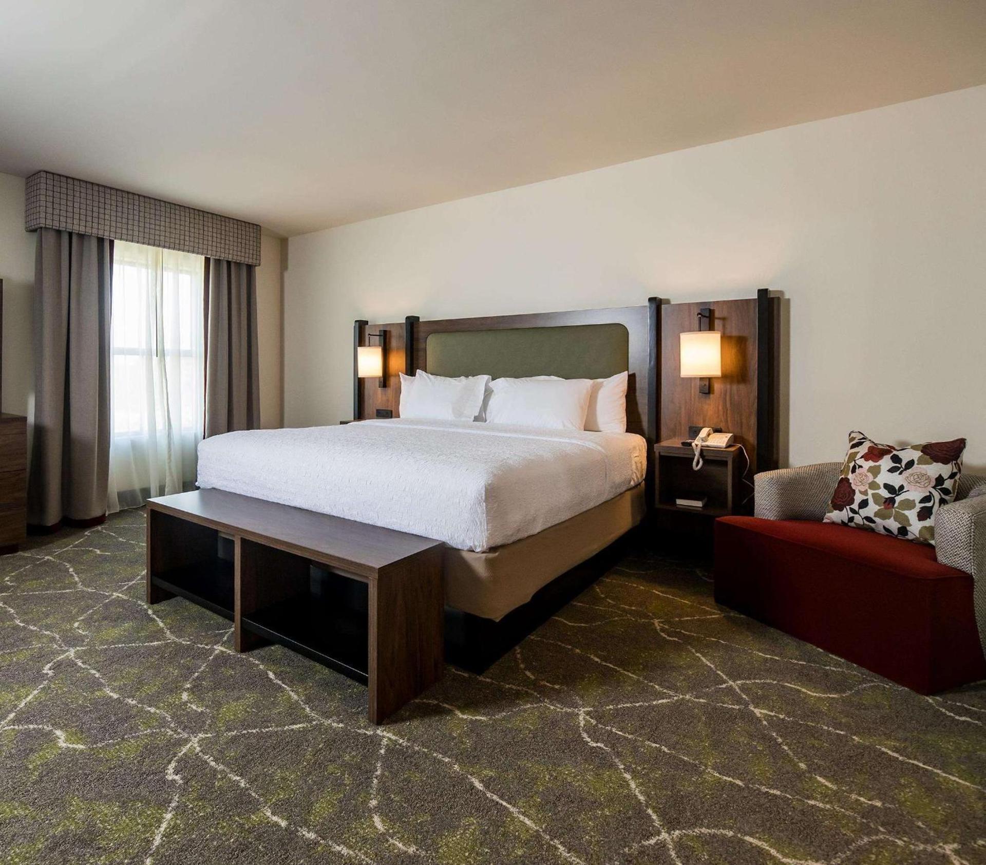 Hampton Inn & Suites Dobson photo 13