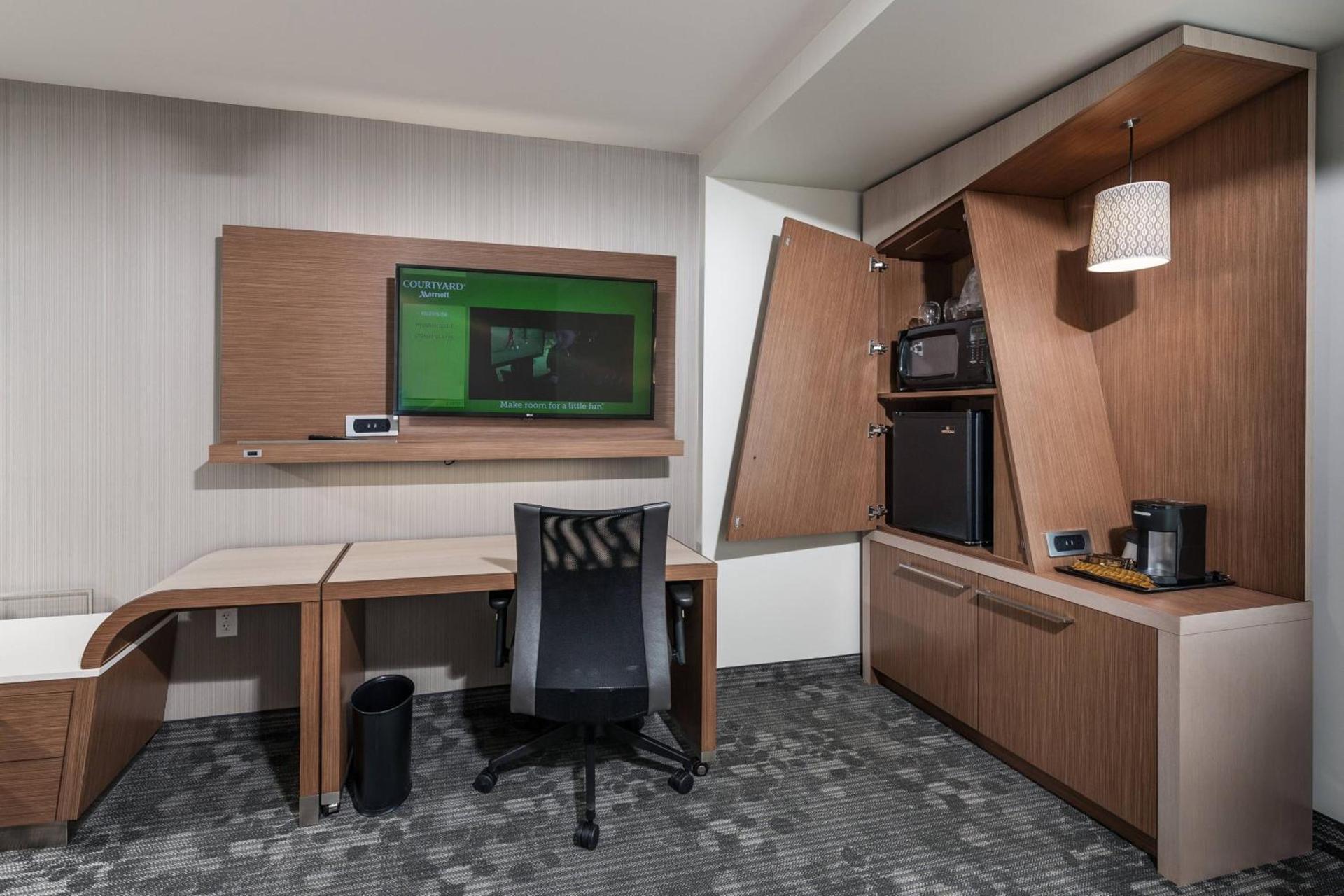 Courtyard by Marriott Boston Littleton photo 10