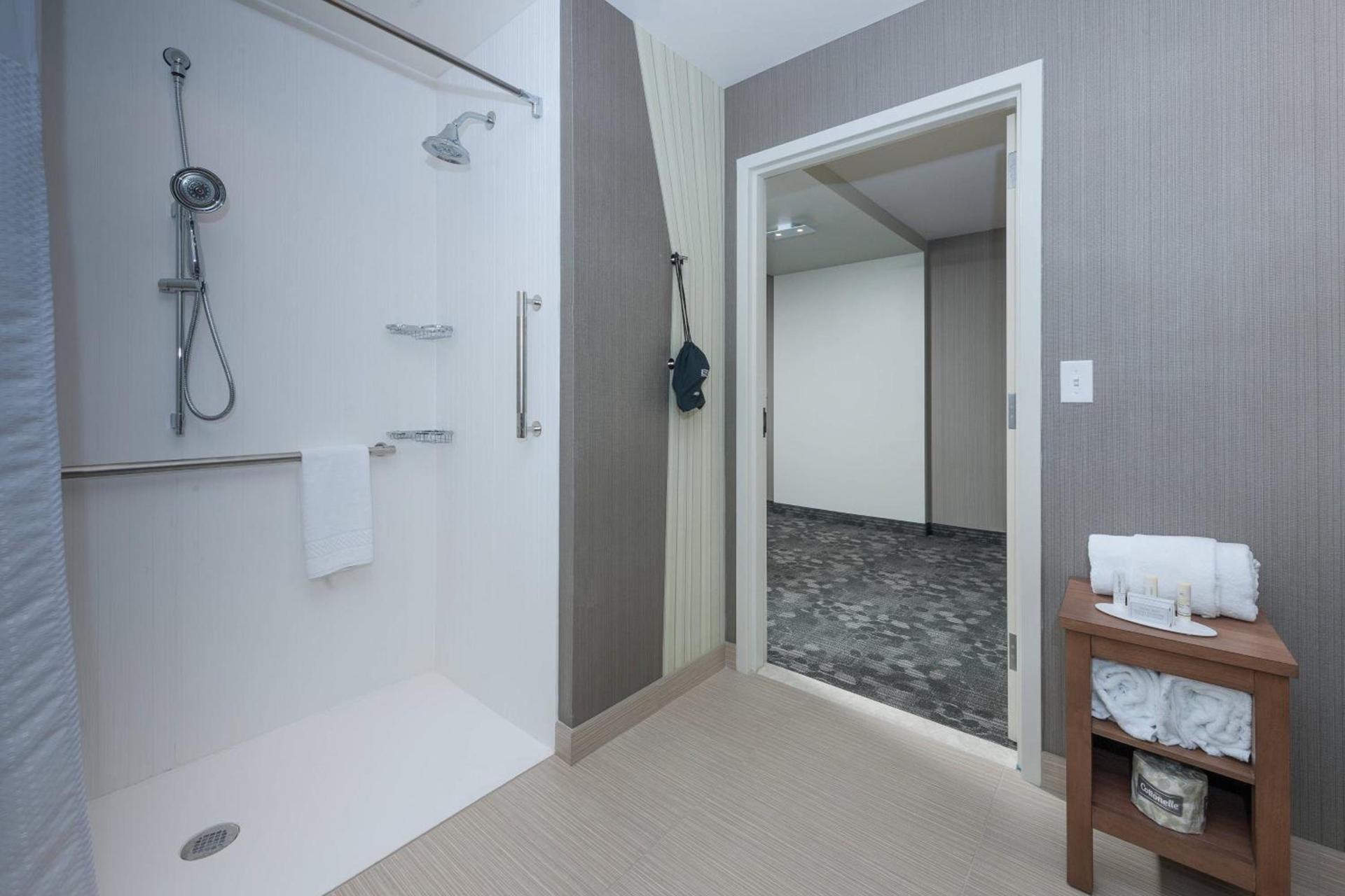 Courtyard by Marriott Boston Littleton photo 14