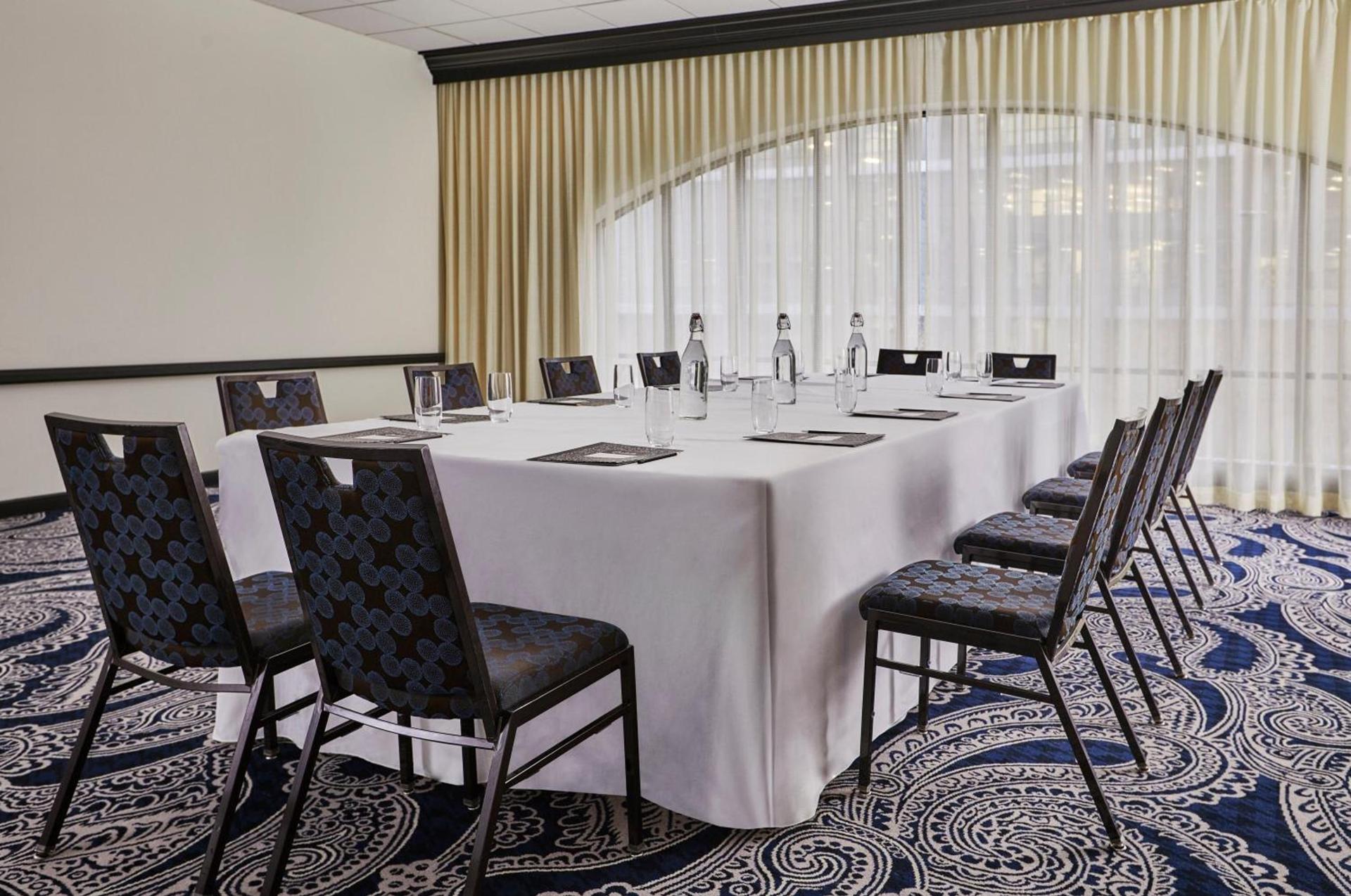 Graduate by Hilton Minneapolis photo 25