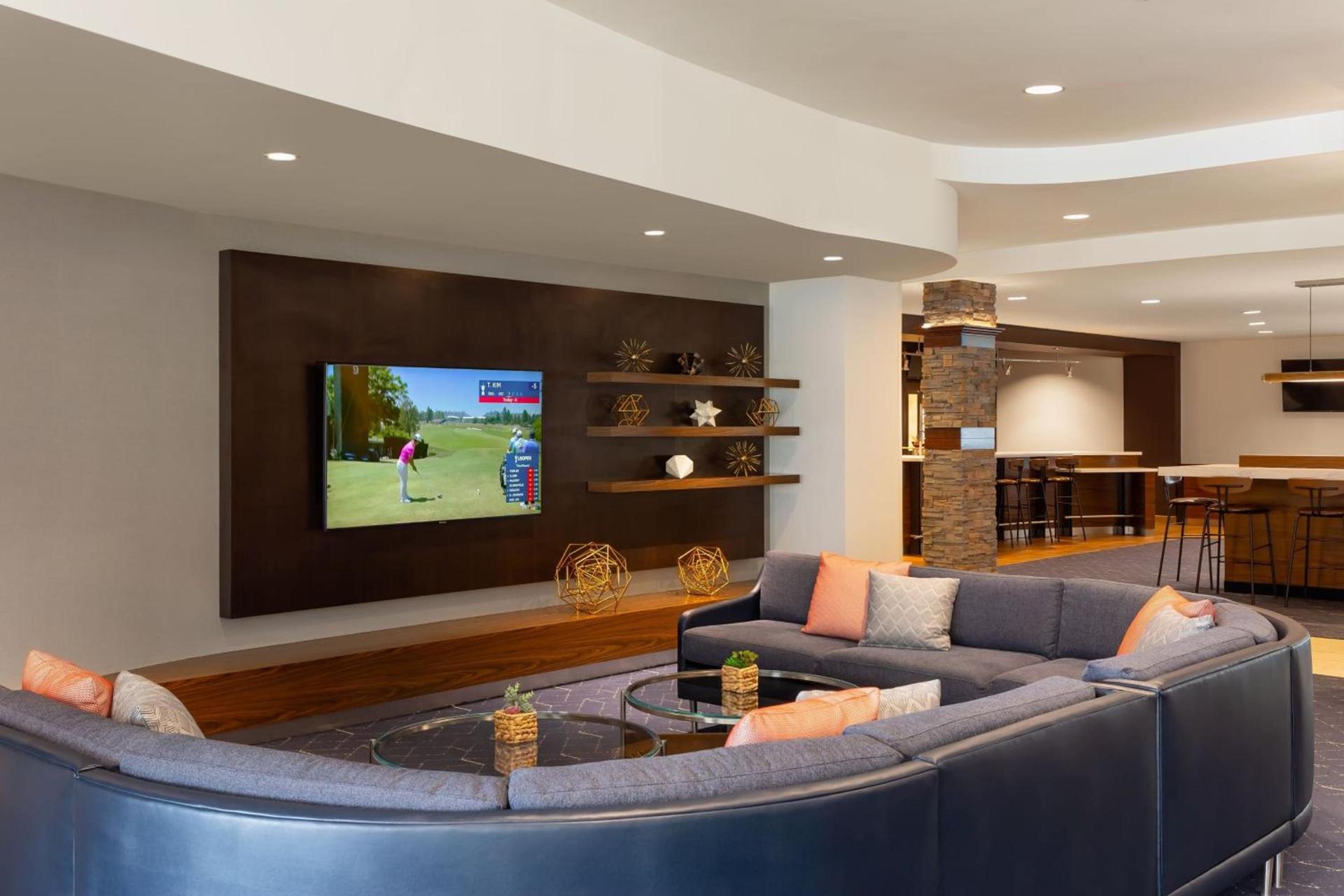 Courtyard by Marriott Madison West / Middleton photo 11