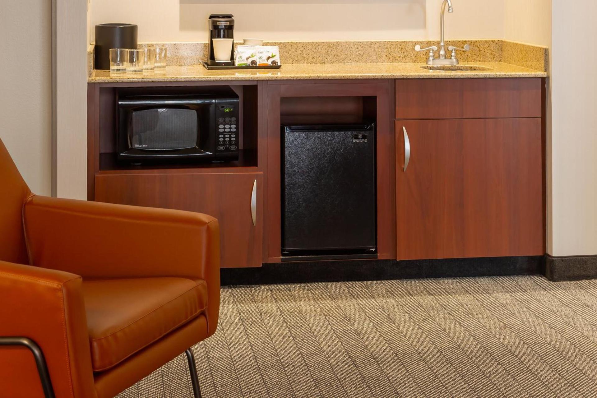 Courtyard by Marriott Madison West / Middleton photo 30