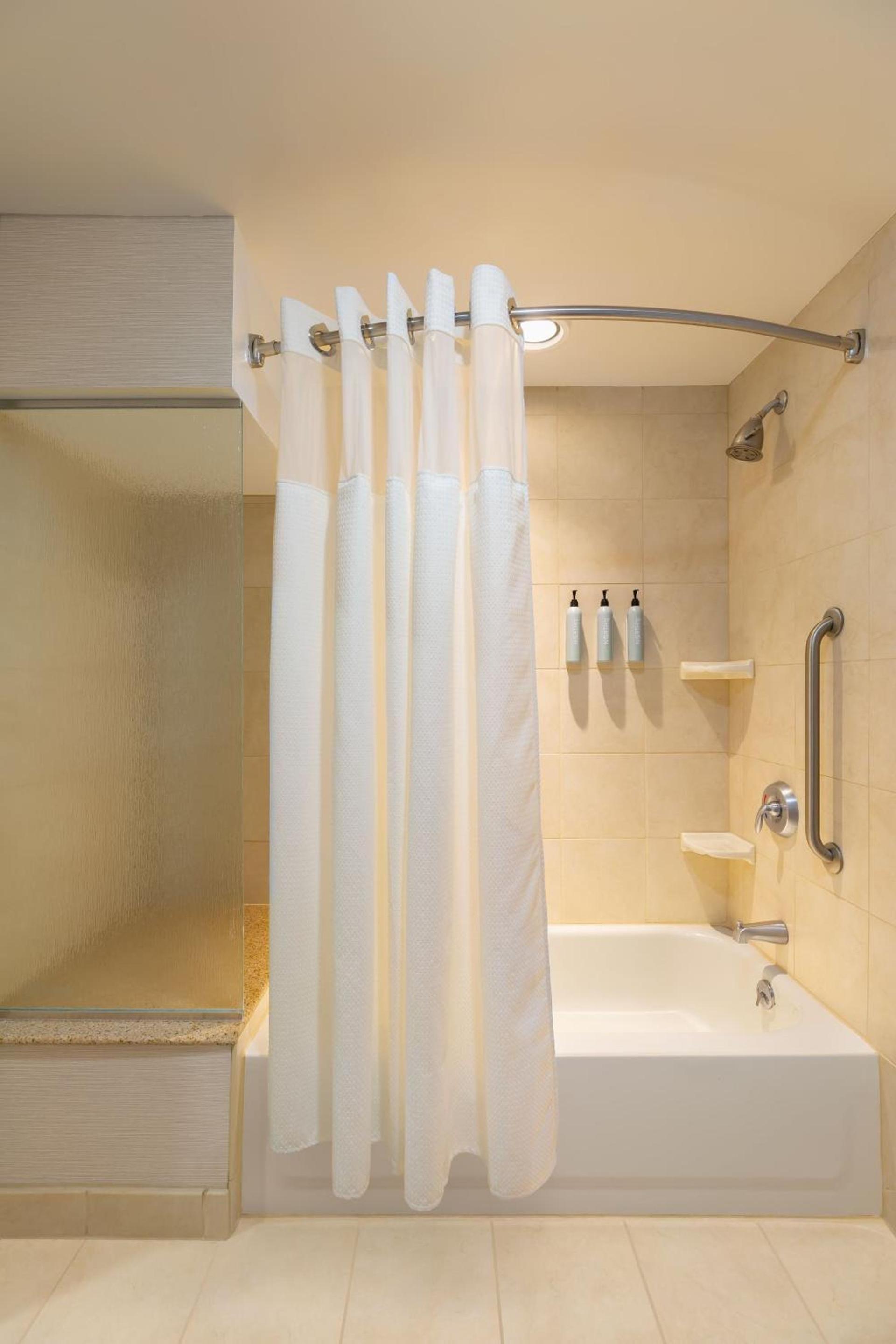 Courtyard by Marriott Madison West / Middleton photo 24