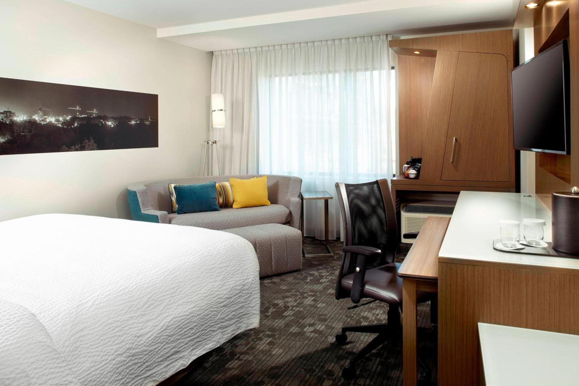 Courtyard by Marriott Akron Downtown photo 6