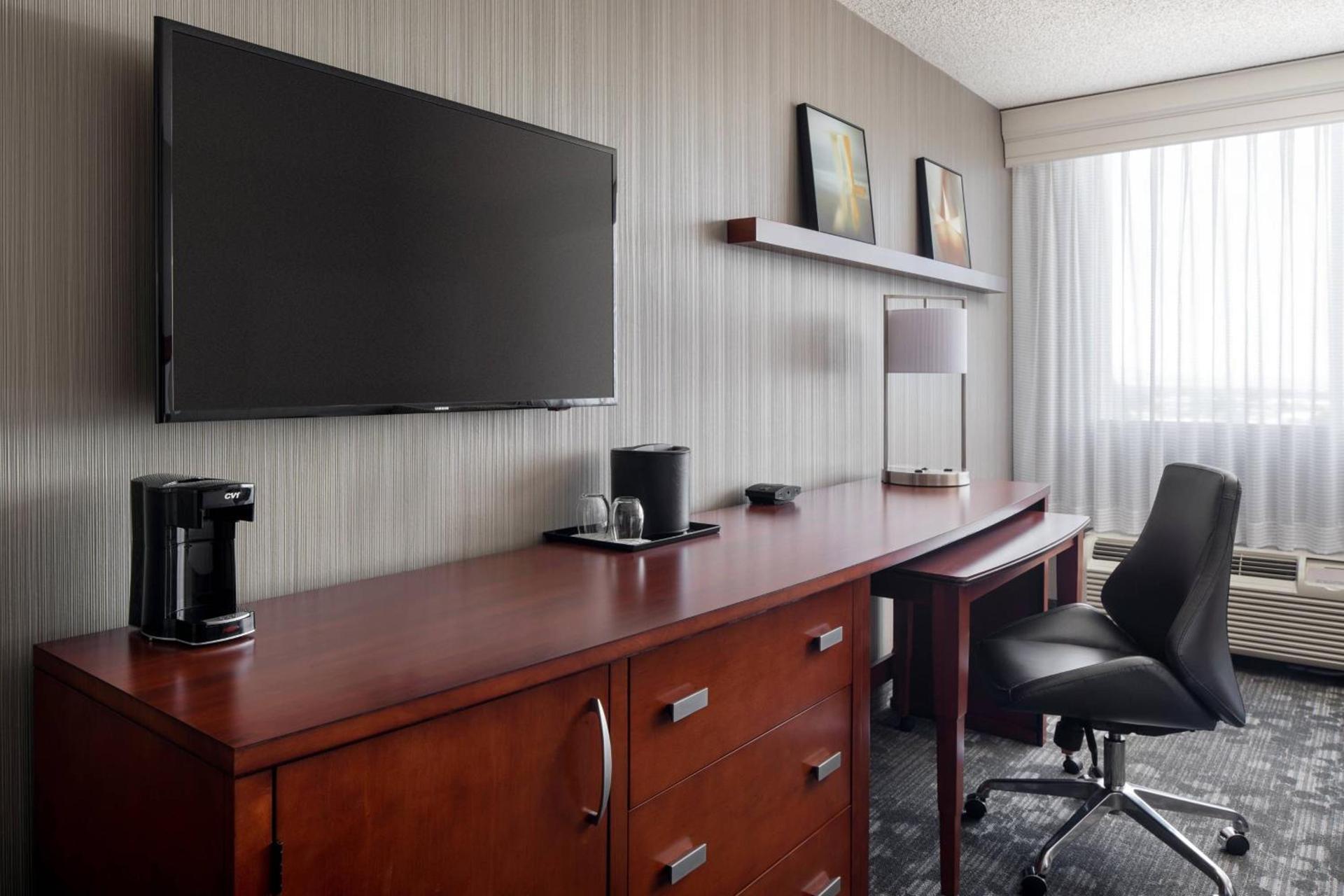 Courtyard by Marriott Richmond Berkeley photo 8