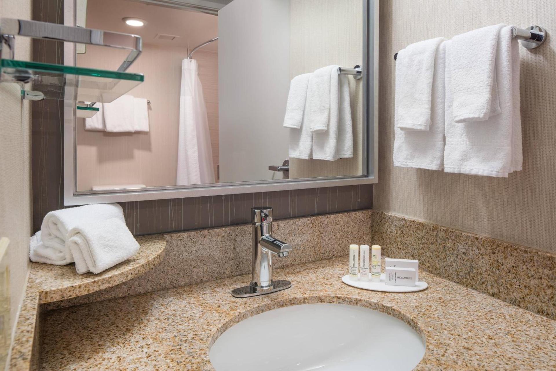 Courtyard by Marriott Richmond Berkeley photo 10