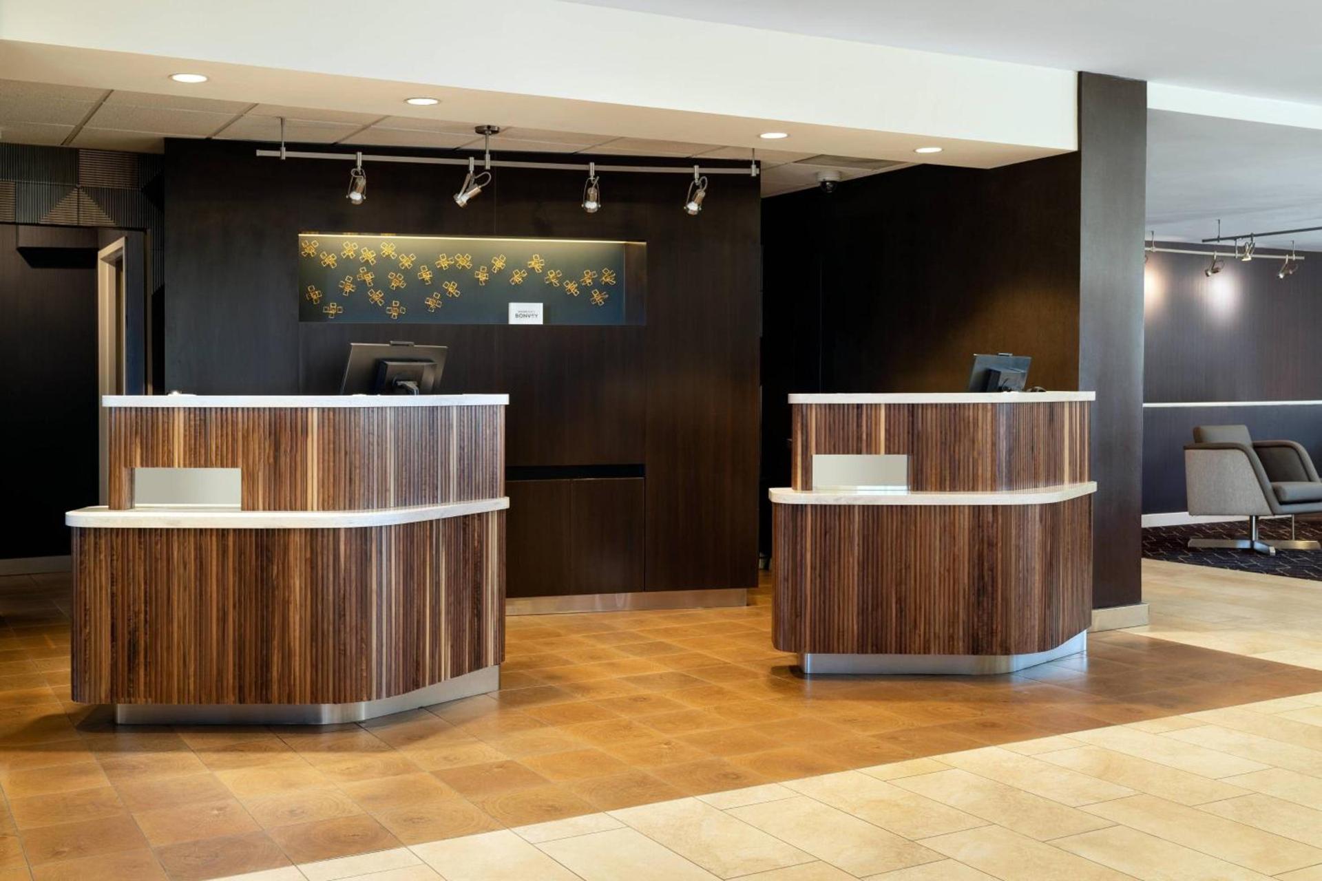 Courtyard by Marriott Bakersfield photo 3