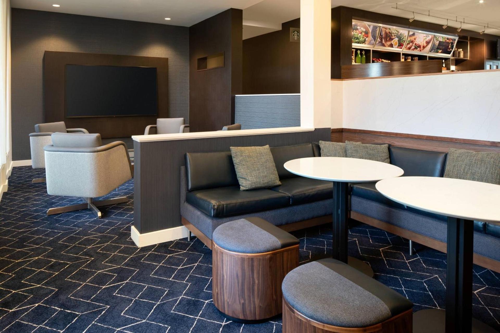 Courtyard by Marriott Bakersfield photo 23