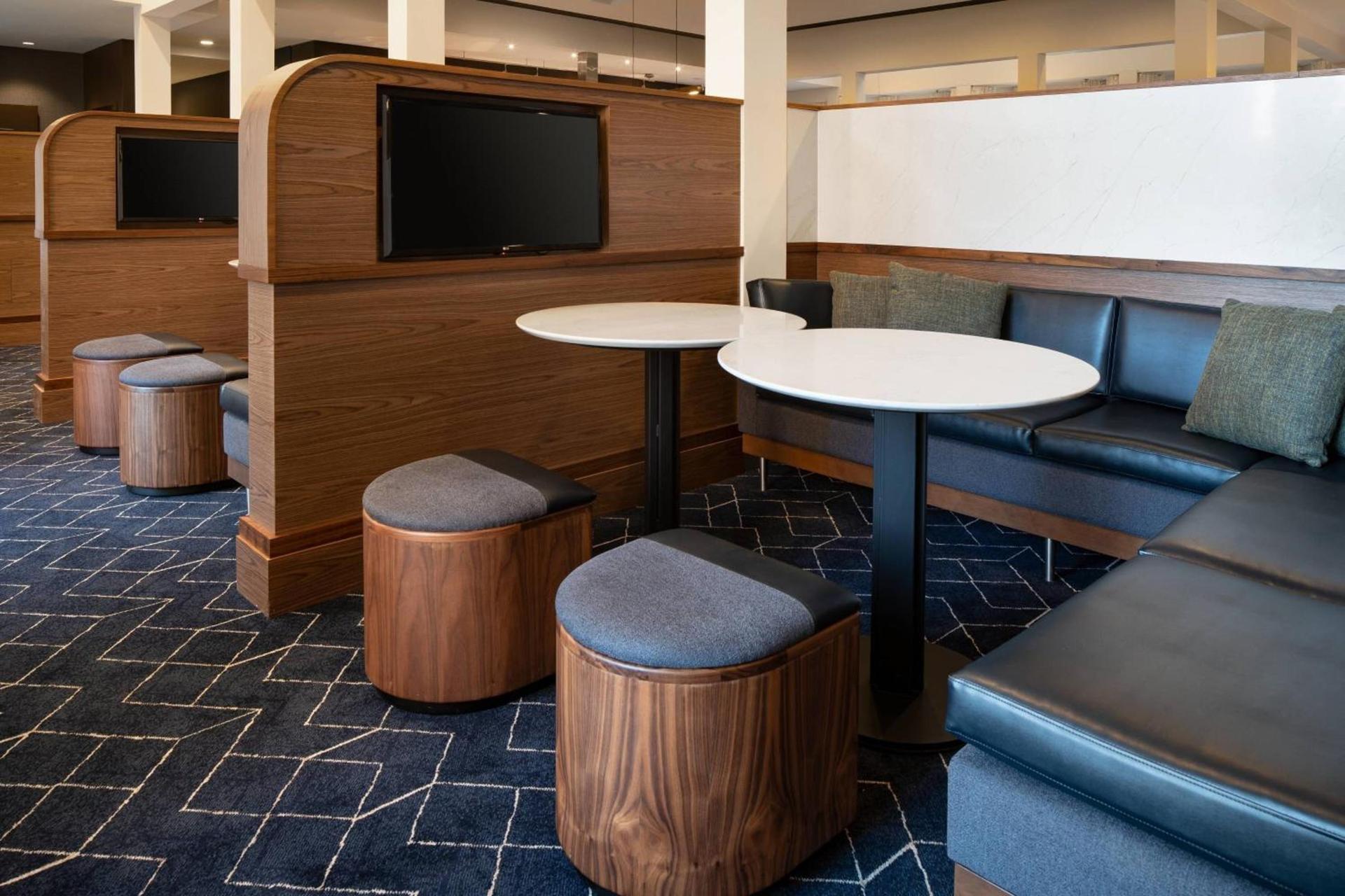 Courtyard by Marriott Bakersfield photo 21