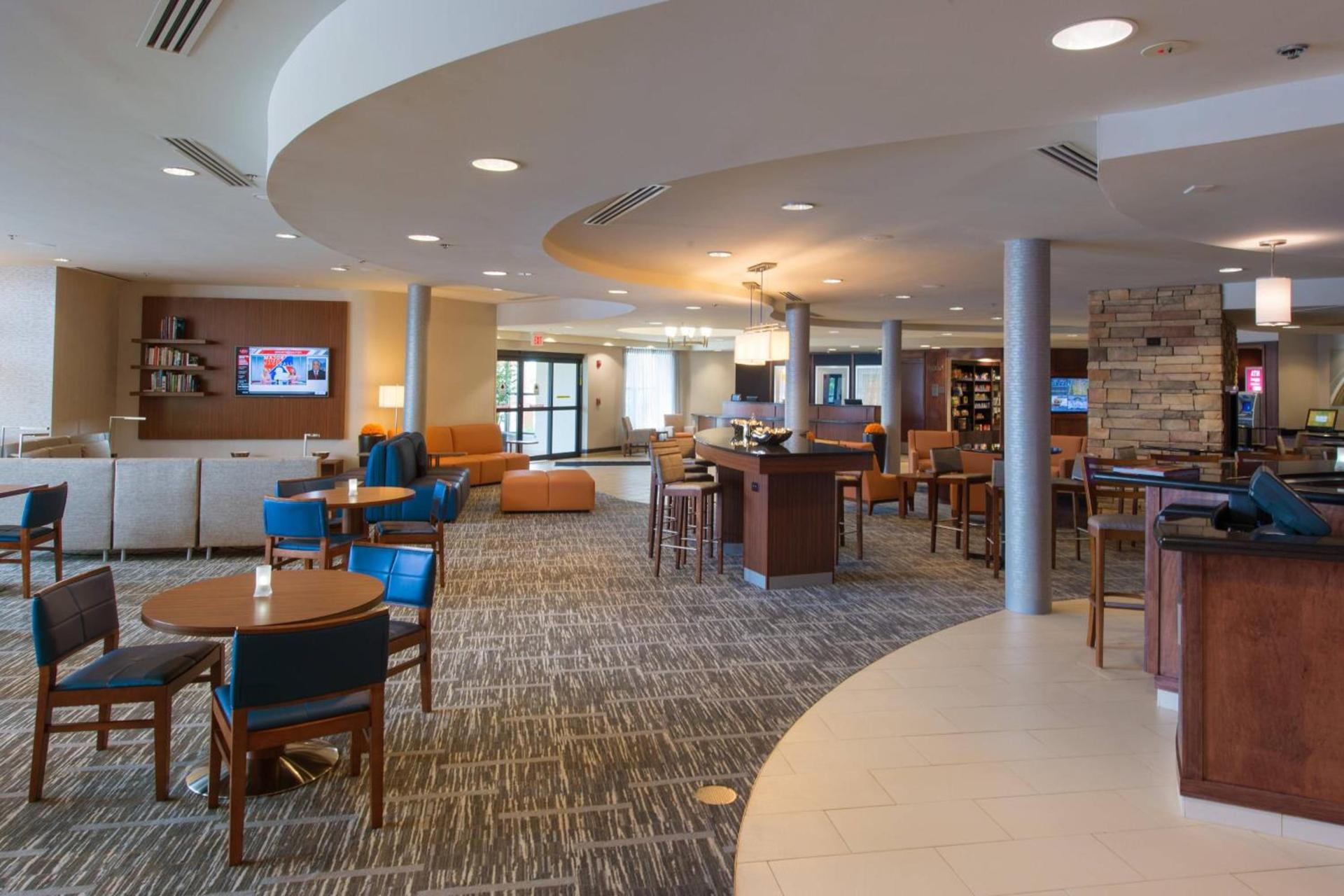 Courtyard by Marriott Canton photo 4