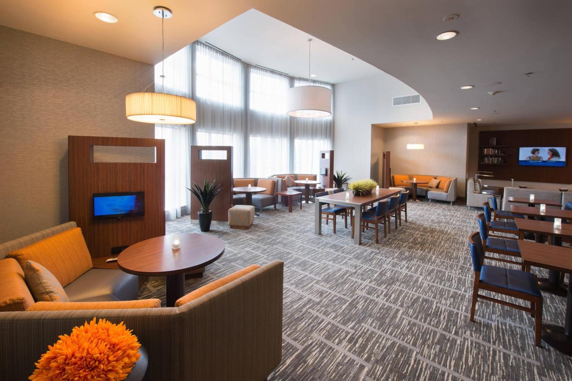Courtyard by Marriott Canton photo 5