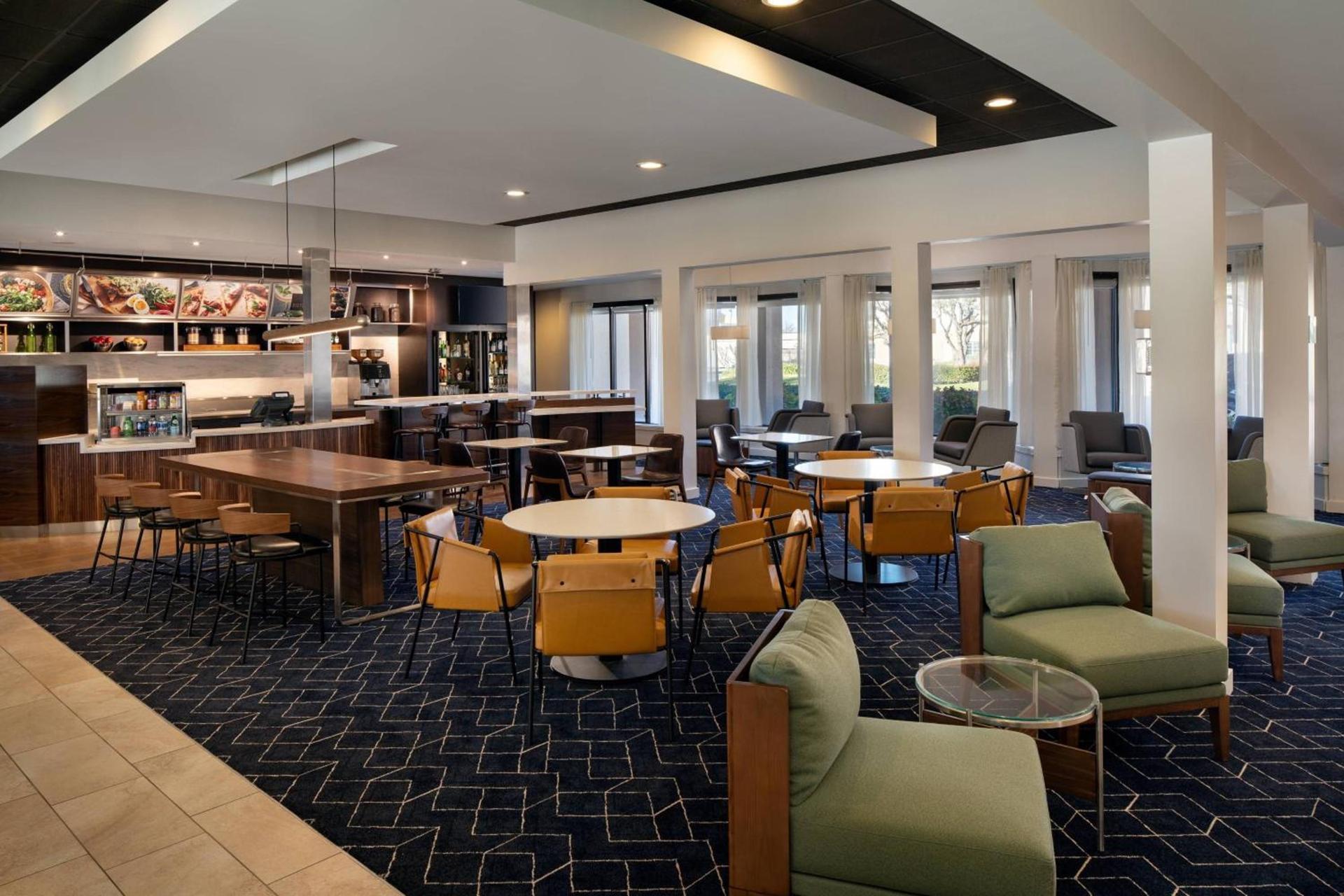 Courtyard by Marriott Bakersfield photo 4