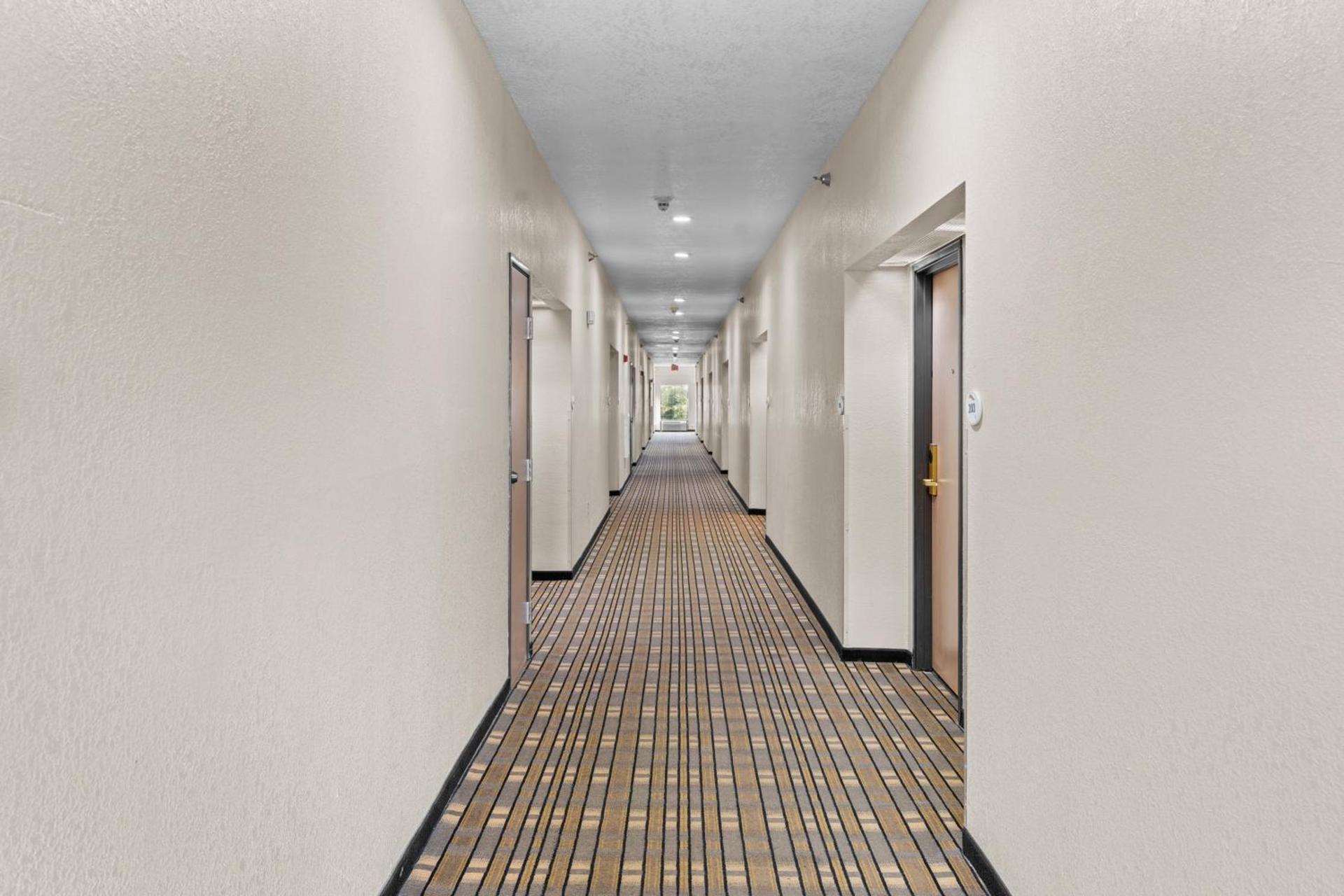 Baymont by Wyndham Lawrence photo 16