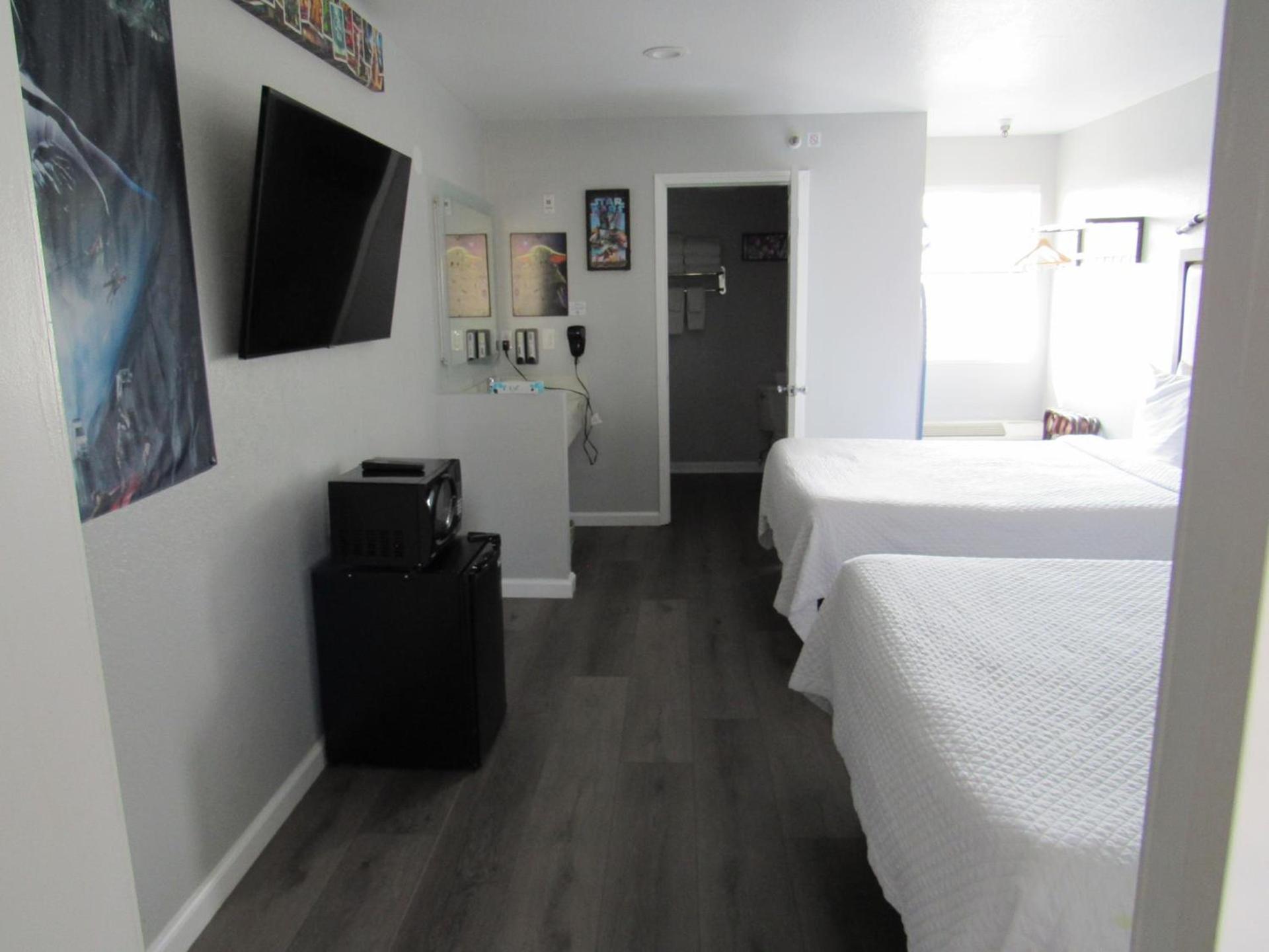 Capri Suites Anaheim photo 32