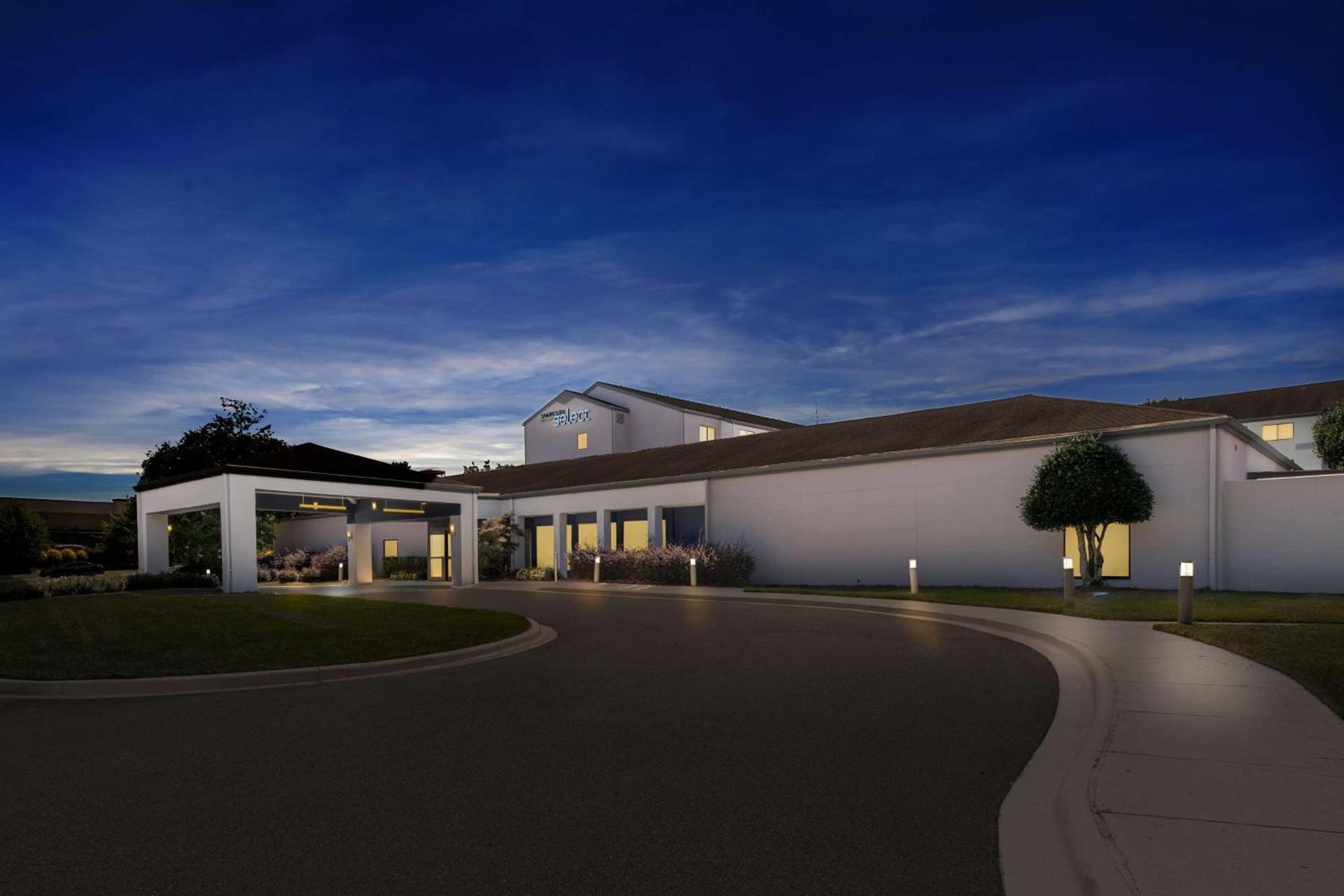 Sonesta Select Charlotte University Research Park photo 4