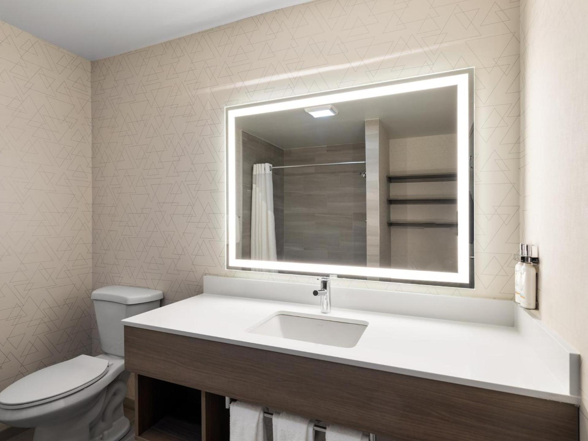 Holiday Inn Express Meadville (I-79 Exit 147a) by IHG photo 41