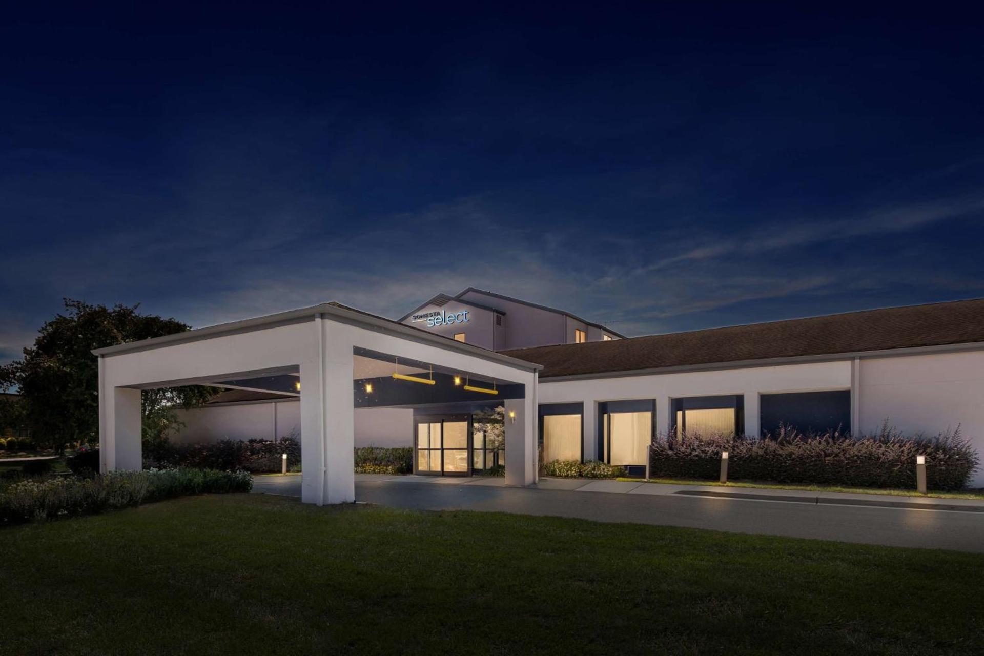 Sonesta Select Charlotte University Research Park photo 3