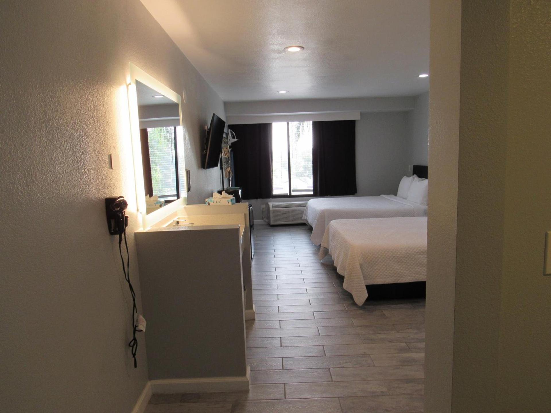 Capri Suites Anaheim photo 34
