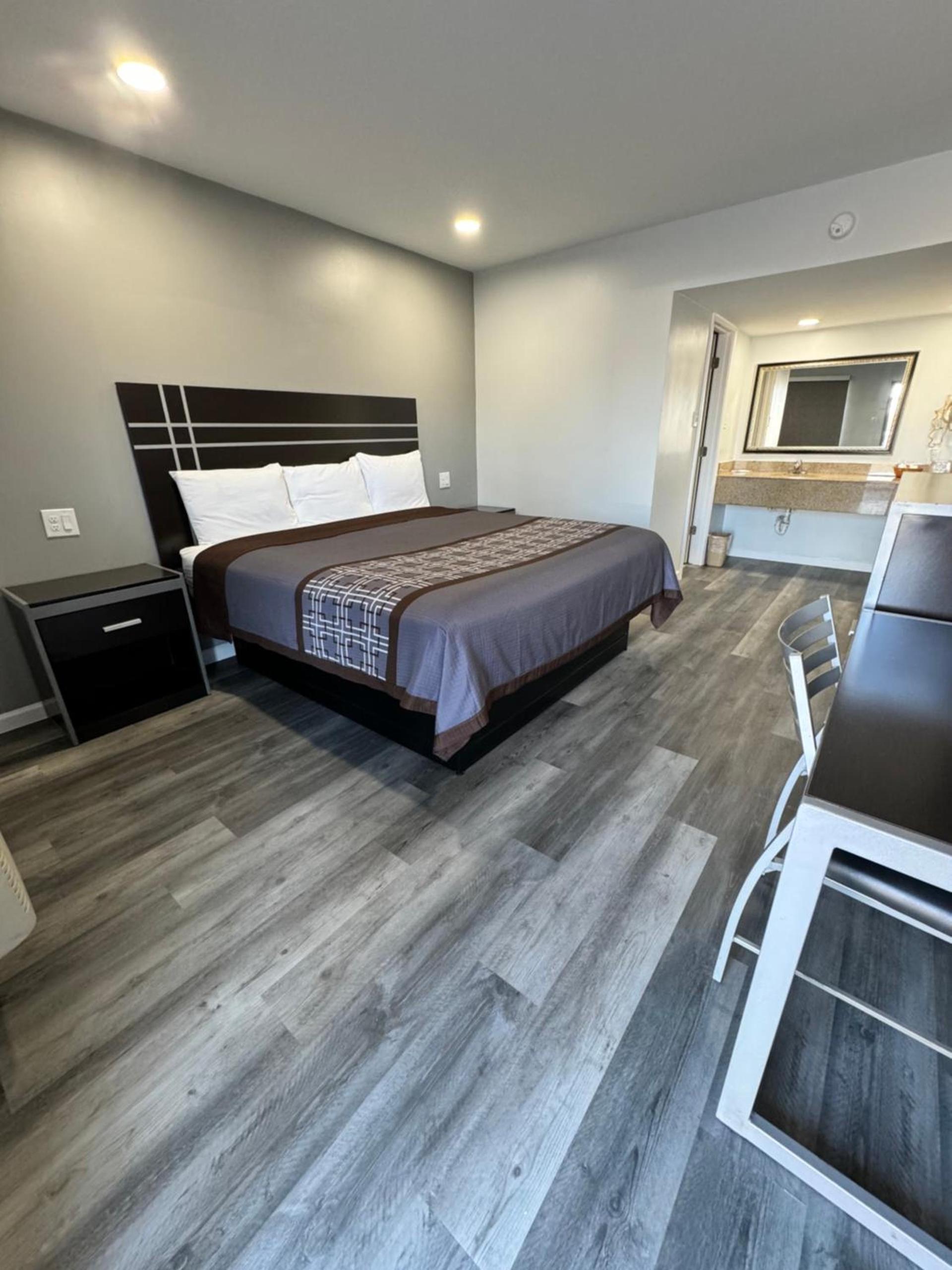 Continental Inn and Suites Nacogdoches TX SFA University Downtown photo 30